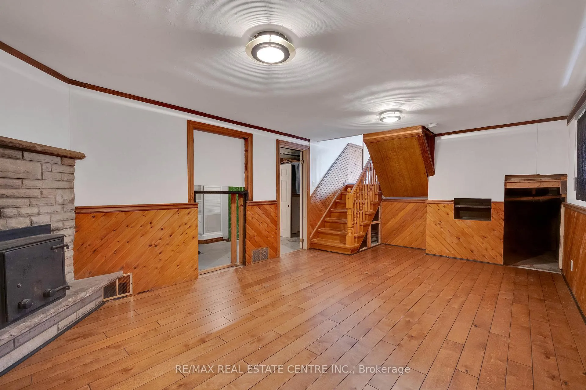 Photo 27 of 18 Kingston Crescent, Kitchener — HOMEH