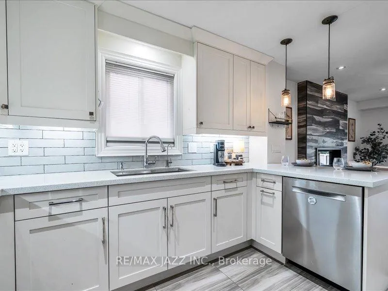 Photo 9 of 77 Robinson Crescent, Whitby, Pringle Creek — HOMEH