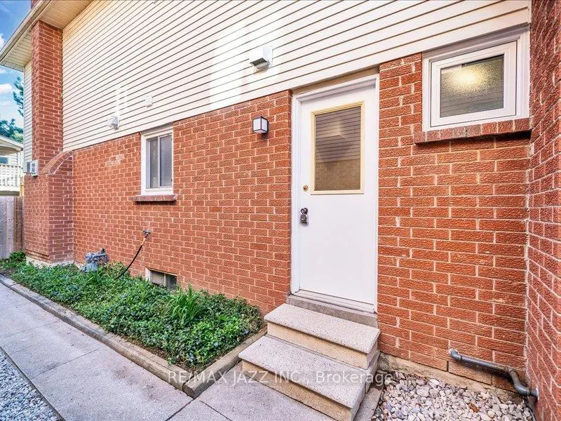 Photo 31 of 77 Robinson Crescent, Whitby, Pringle Creek — HOMEH