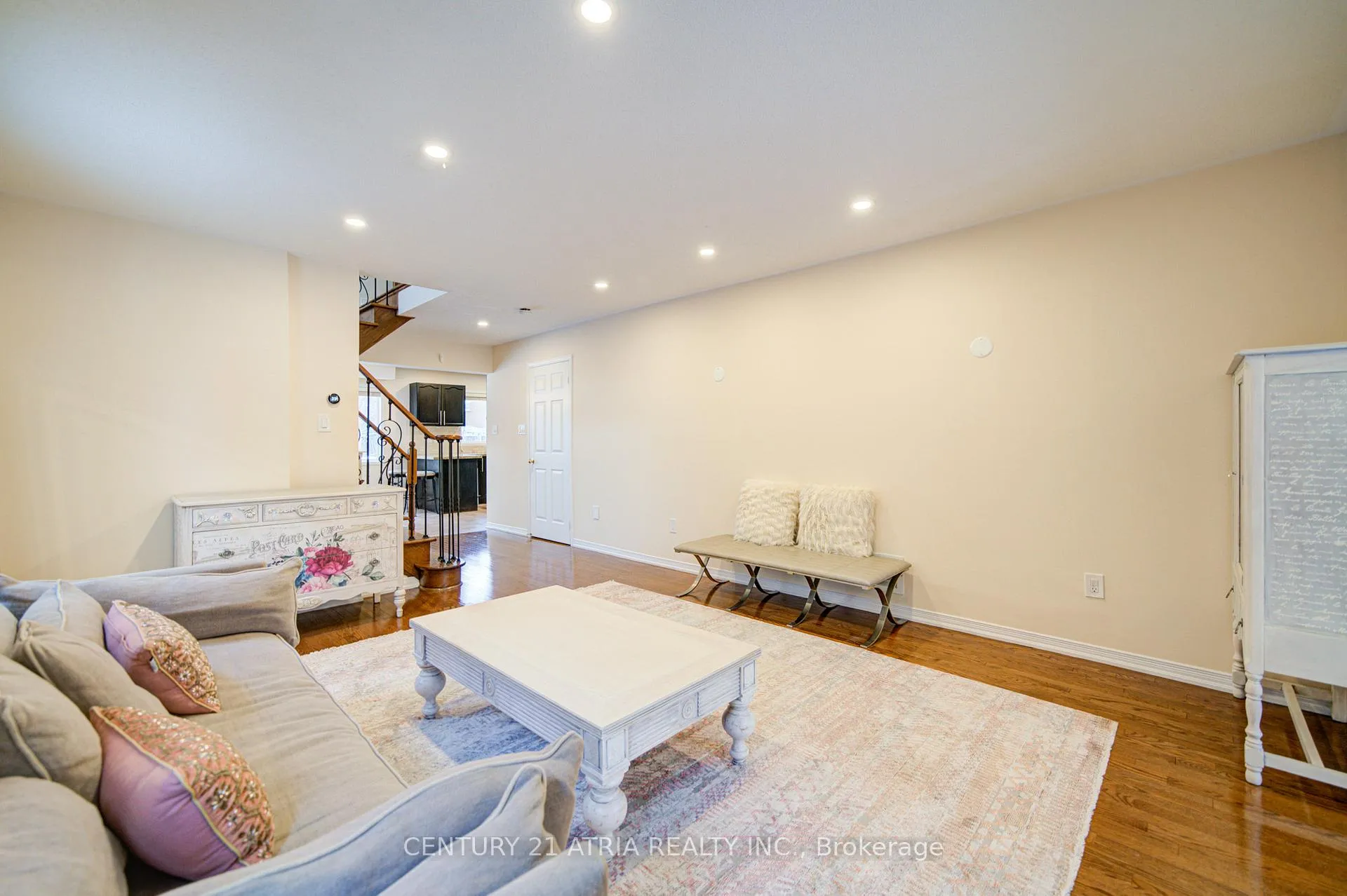 Photo 8 of 73 Starr Crescent, Aurora, Bayview Northeast — HOMEH
