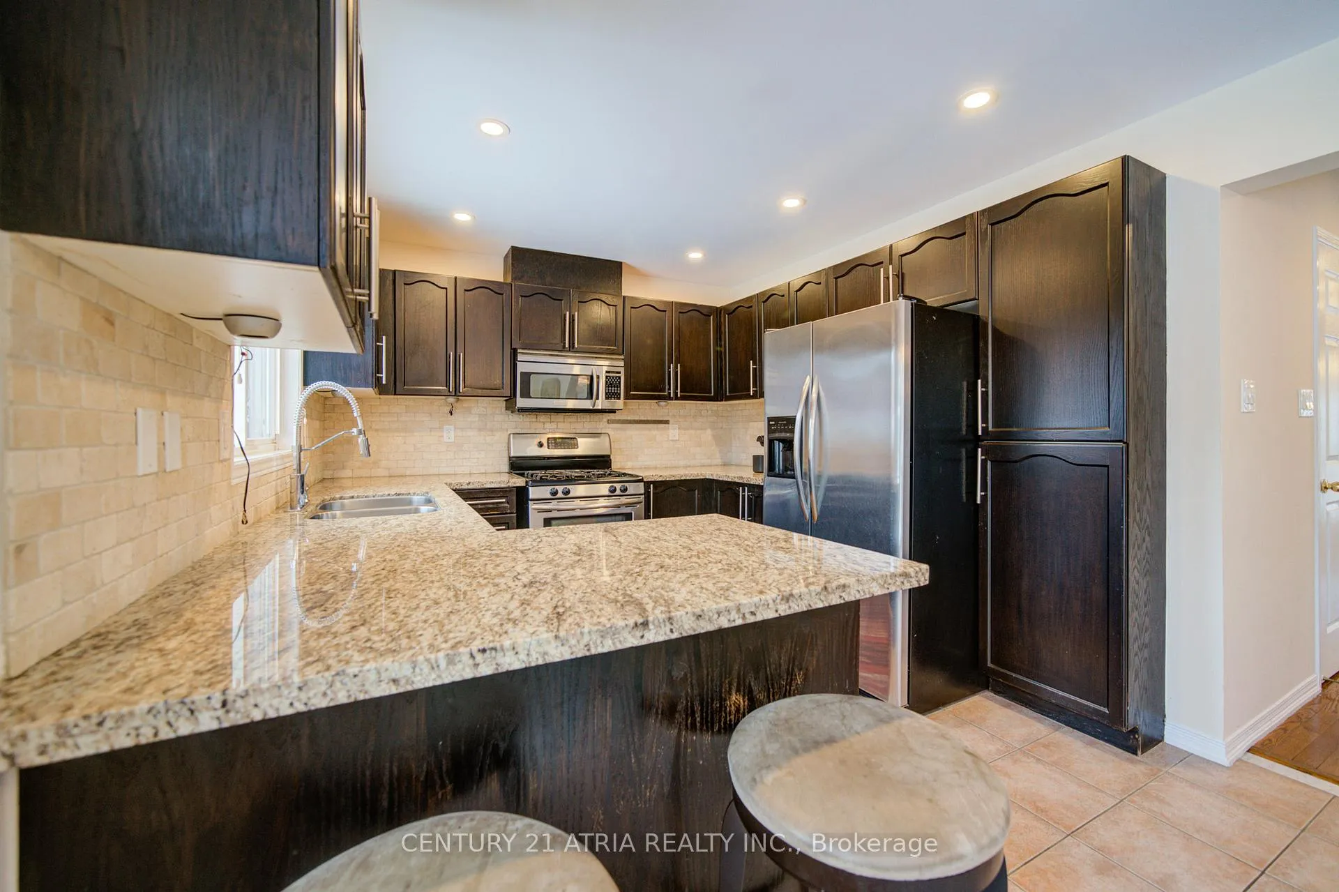 Photo 11 of 73 Starr Crescent, Aurora, Bayview Northeast — HOMEH