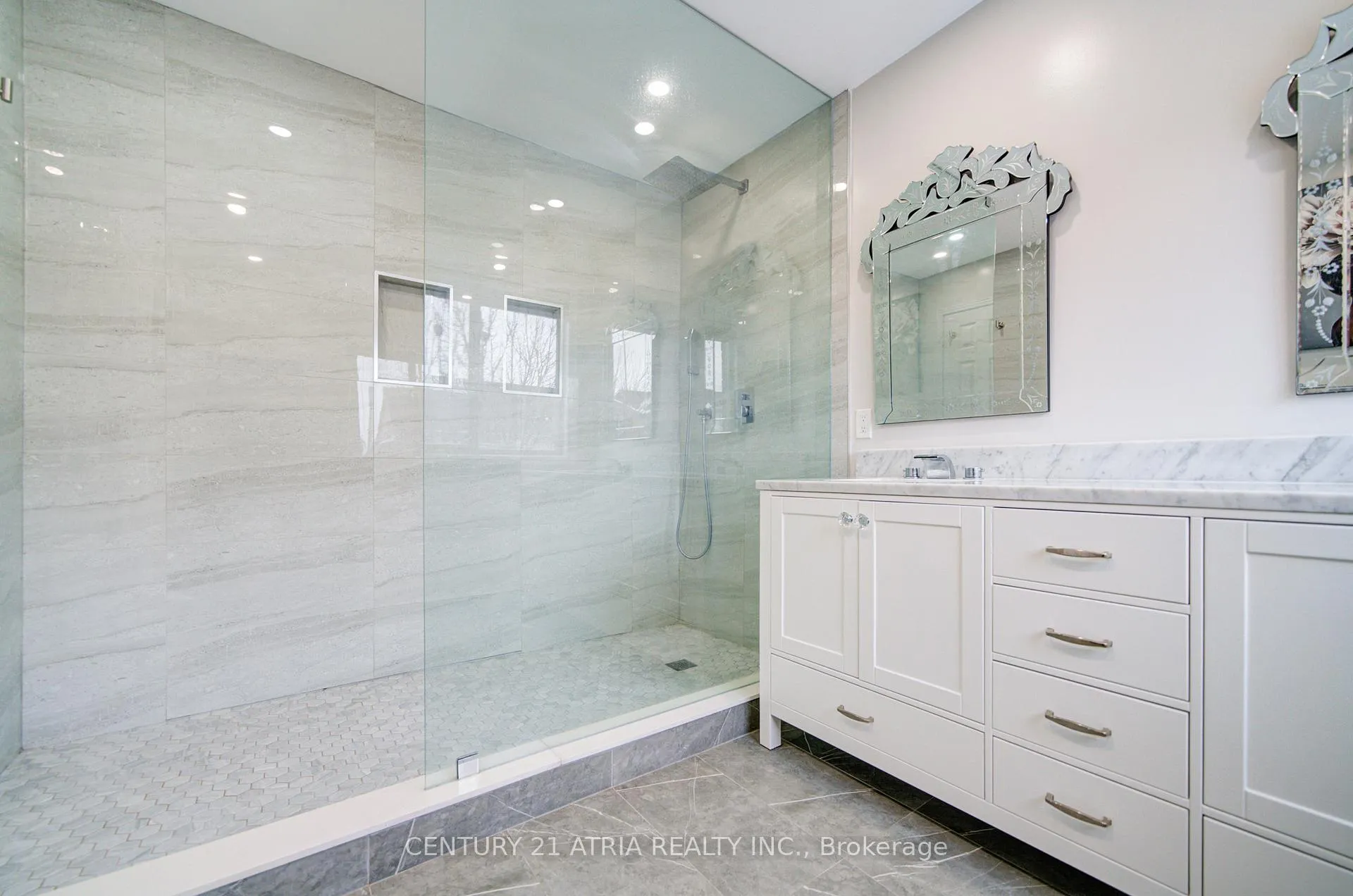Photo 18 of 73 Starr Crescent, Aurora, Bayview Northeast — HOMEH