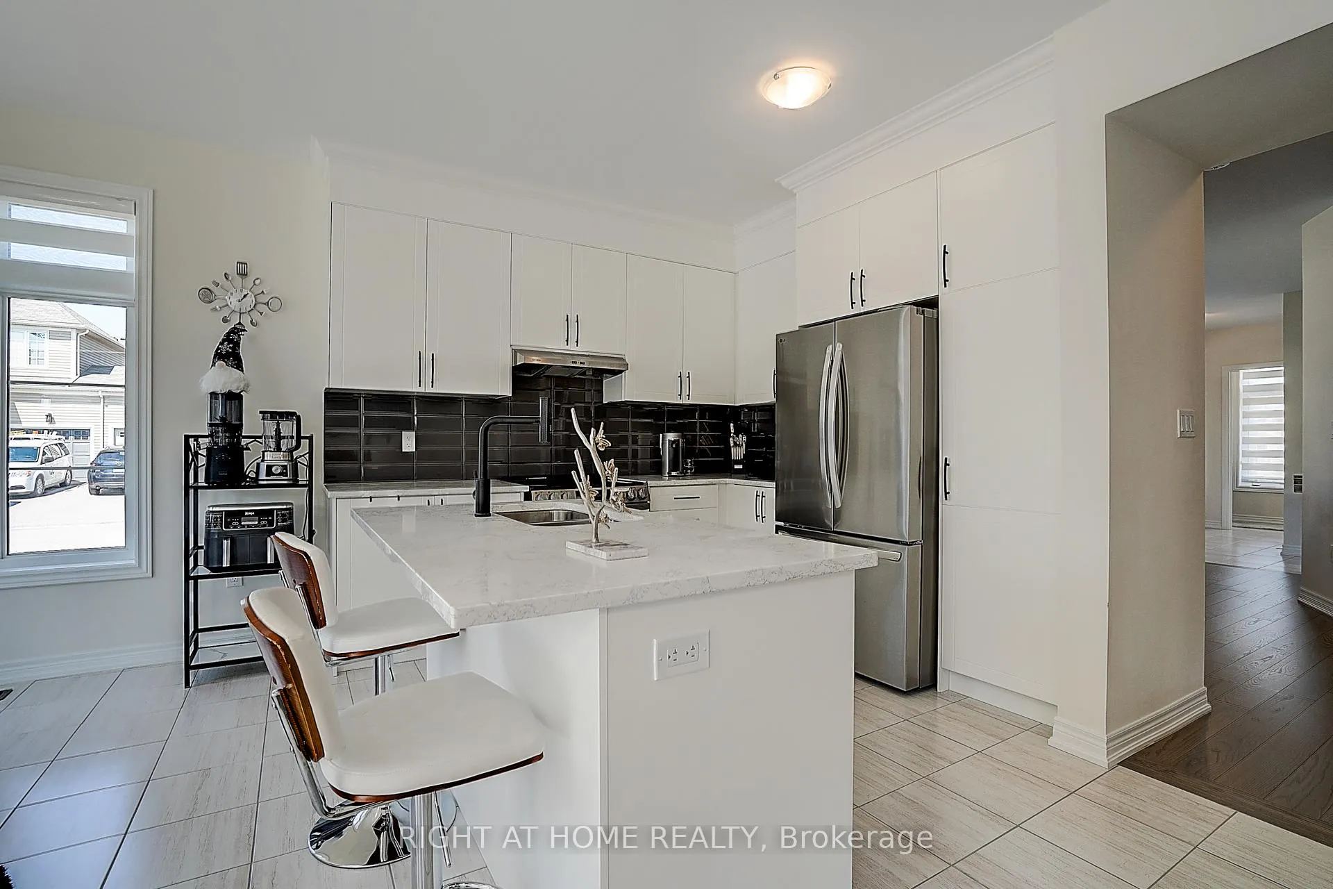 Photo 13 of 35 Bostock Drive, Georgina, Keswick South — HOMEH