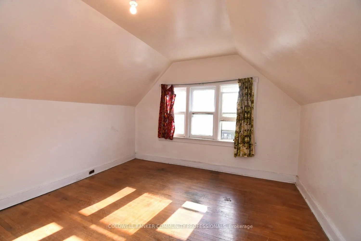 Photo 24 of 14 Spruceside Avenue, Hamilton, Kirkendall — HOMEH