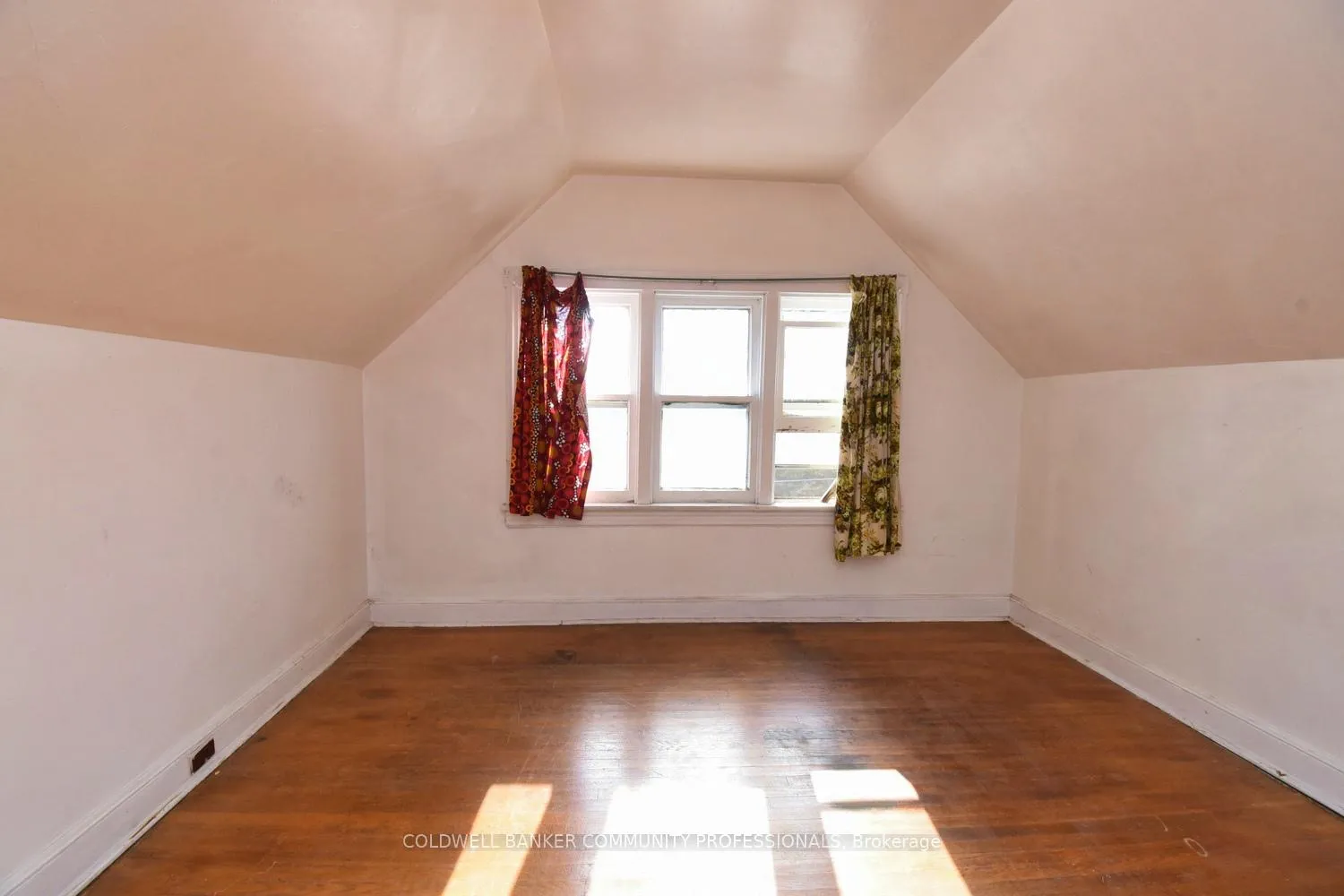 Photo 25 of 14 Spruceside Avenue, Hamilton, Kirkendall — HOMEH