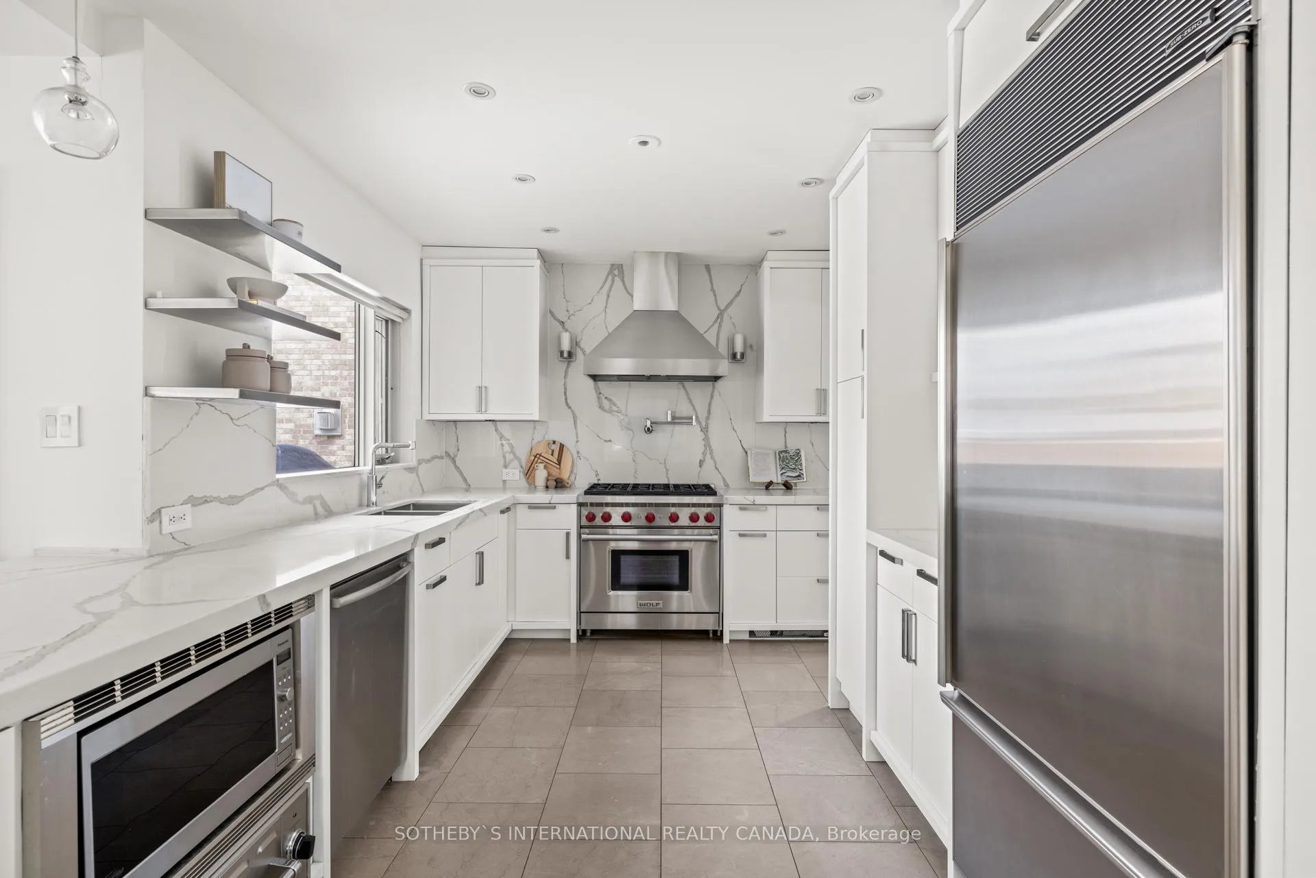 Photo 10 of 208 Hillhurst Boulevard, Toronto, Bedford Park-Nortown — HOMEH