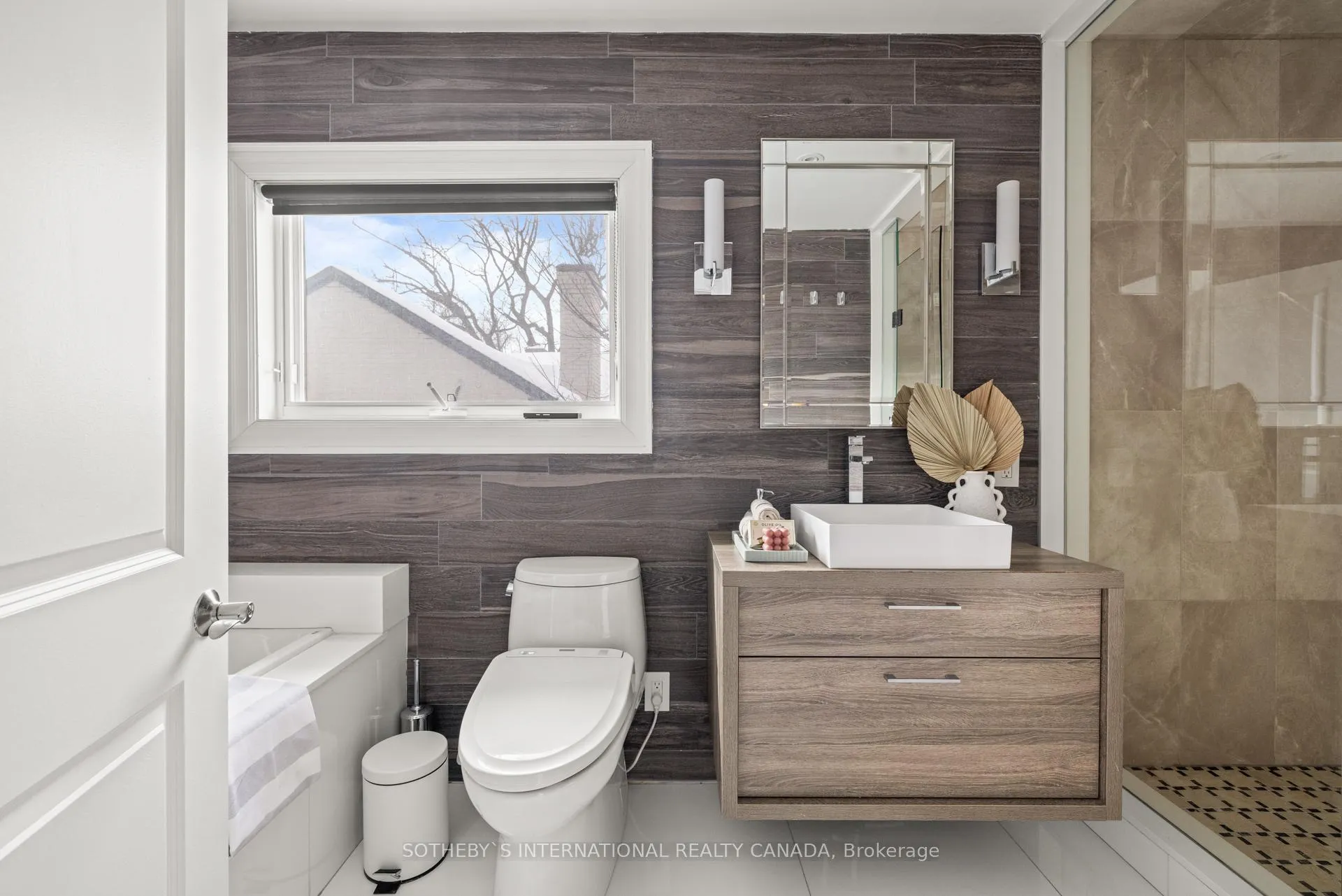 Photo 32 of 208 Hillhurst Boulevard, Toronto, Bedford Park-Nortown — HOMEH