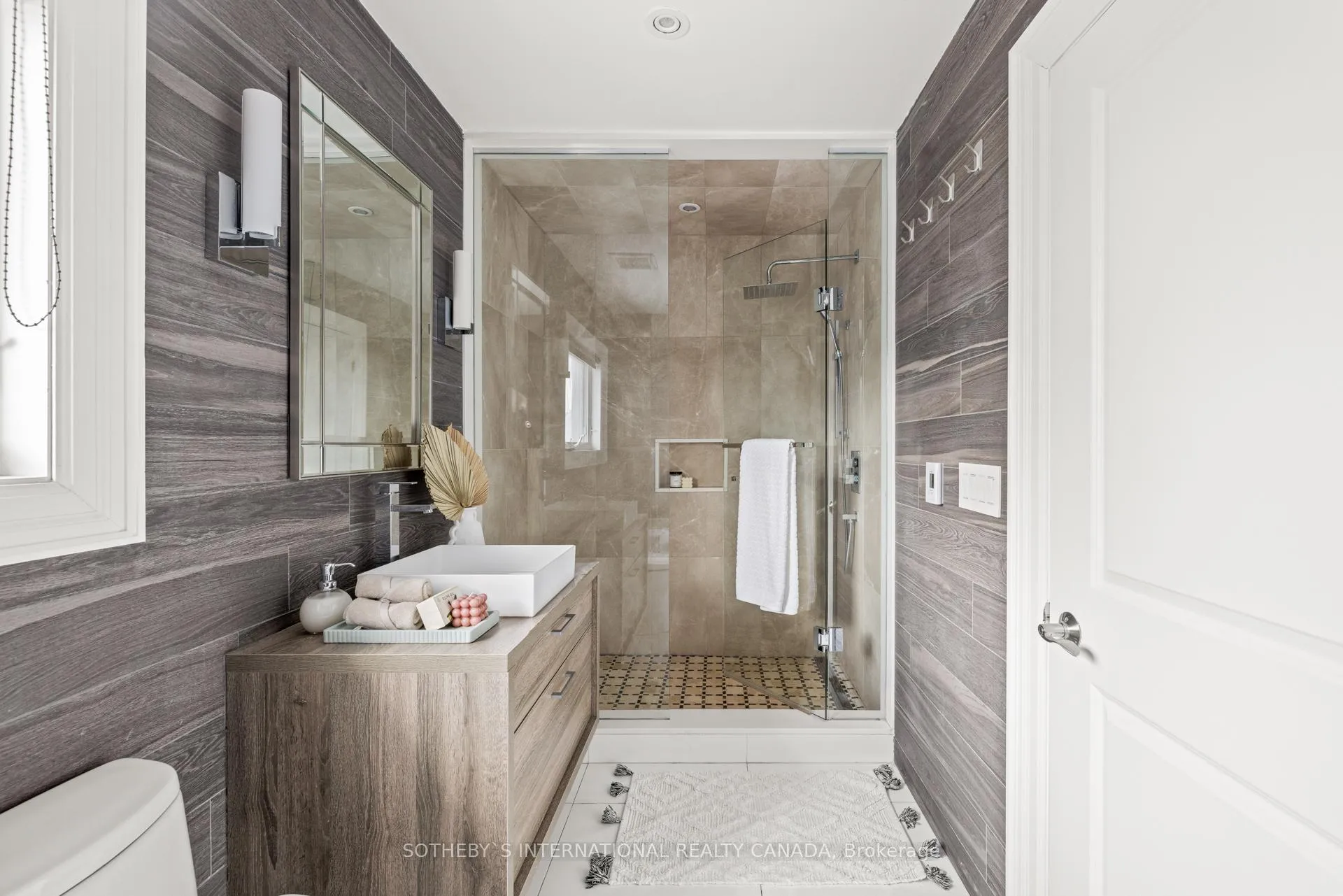 Photo 34 of 208 Hillhurst Boulevard, Toronto, Bedford Park-Nortown — HOMEH