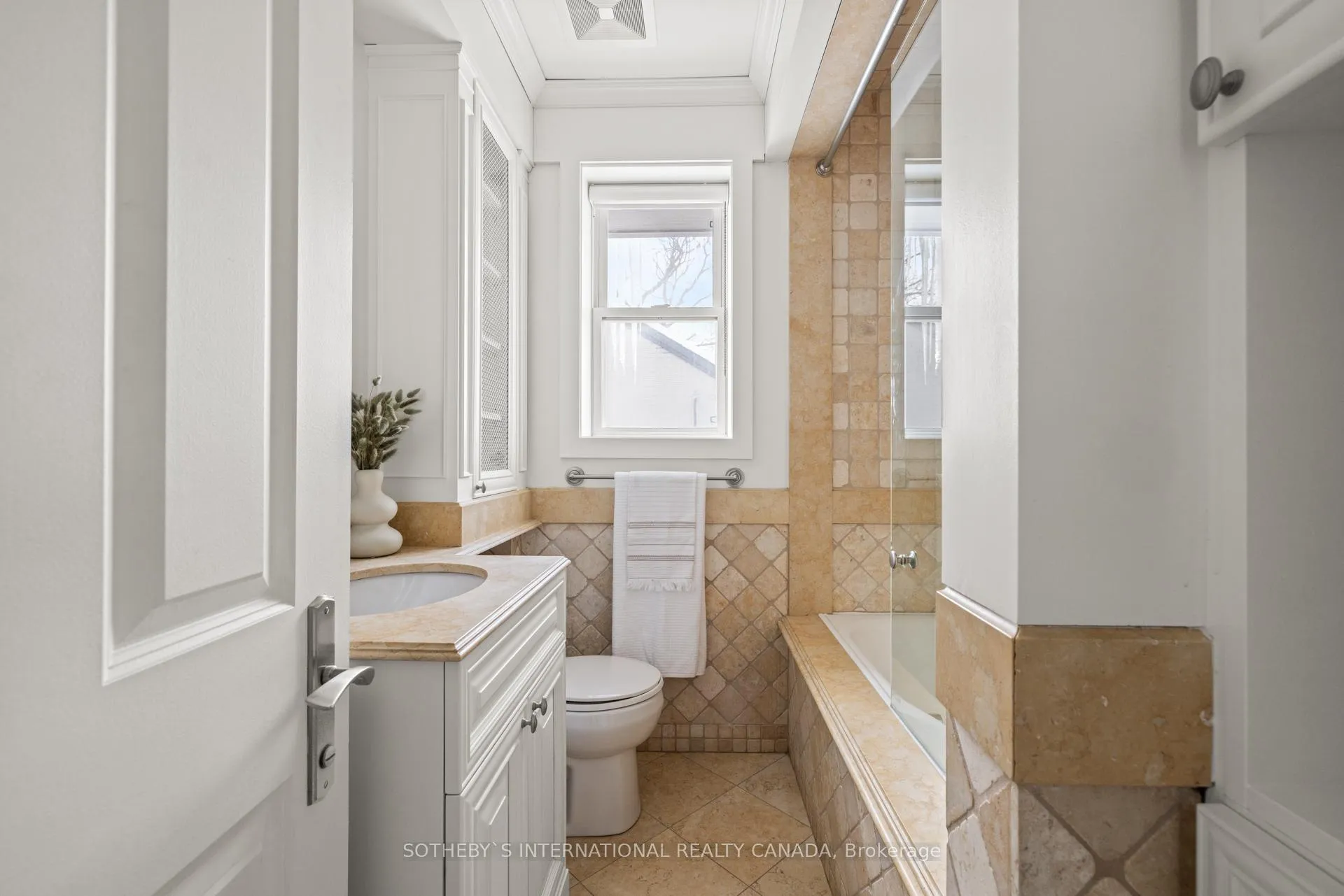 Photo 38 of 208 Hillhurst Boulevard, Toronto, Bedford Park-Nortown — HOMEH