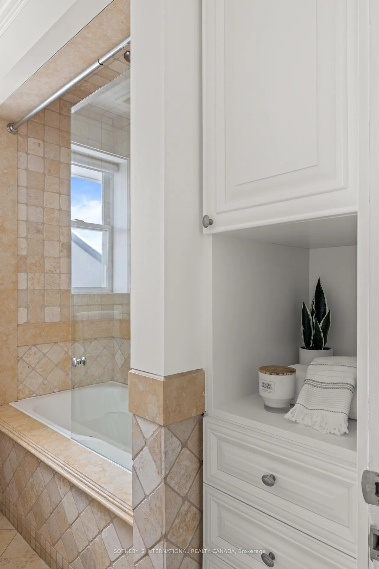 Photo 39 of 208 Hillhurst Boulevard, Toronto, Bedford Park-Nortown — HOMEH