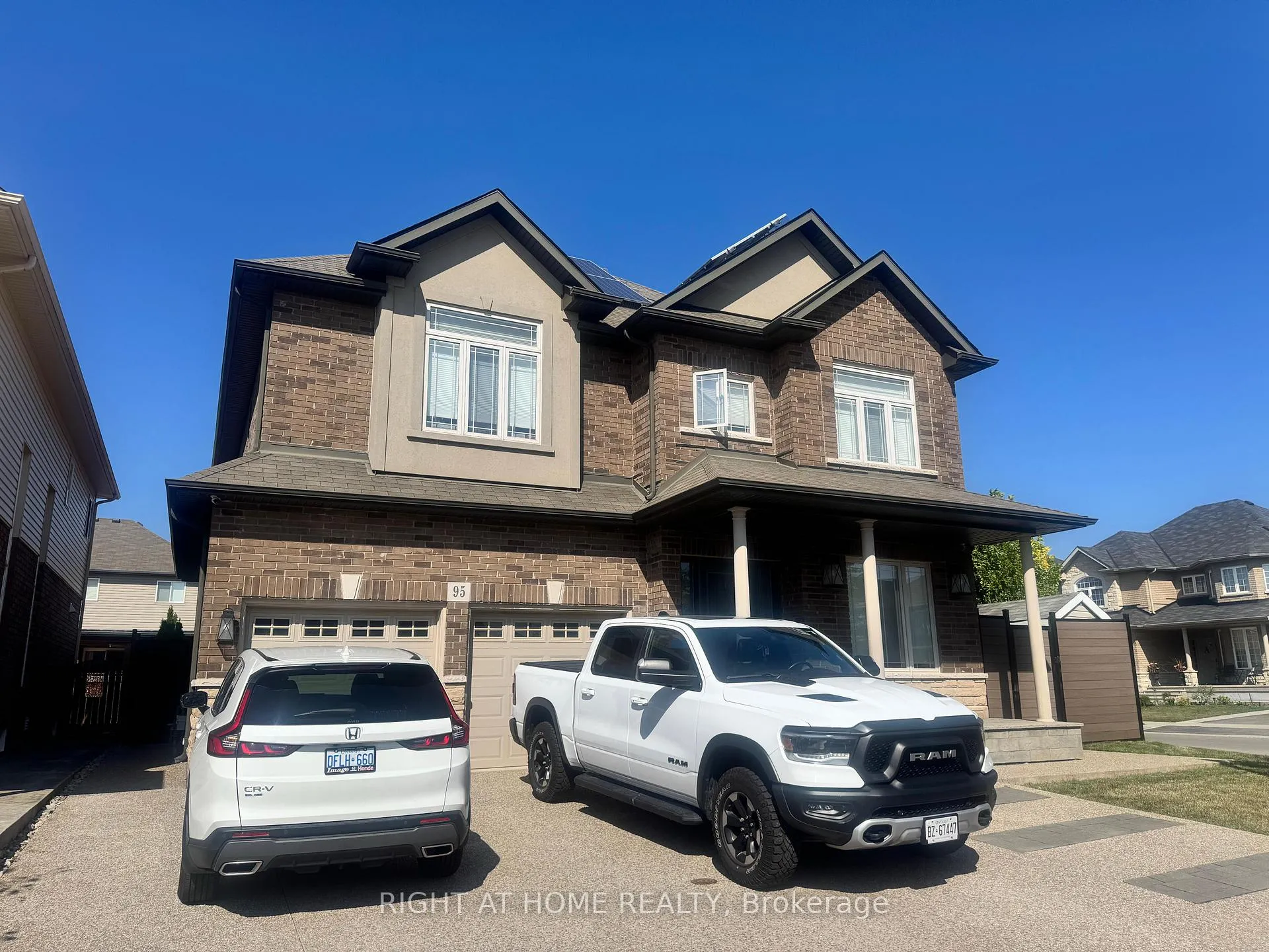 Photo 1 of 95 Hidden Ridge Crescent, Hamilton, Rural Glanbrook — HOMEH