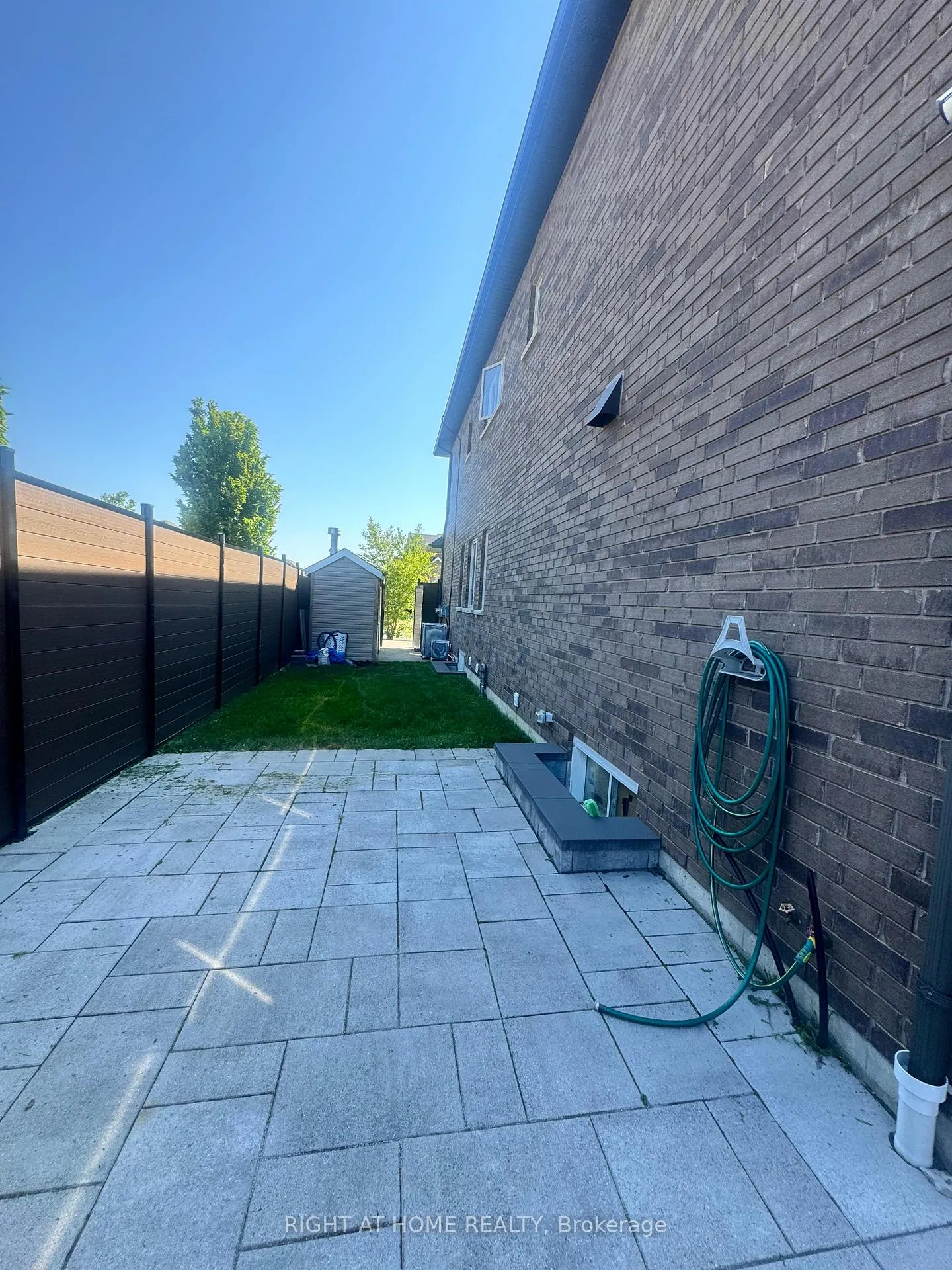 Photo 5 of 95 Hidden Ridge Crescent, Hamilton, Rural Glanbrook — HOMEH