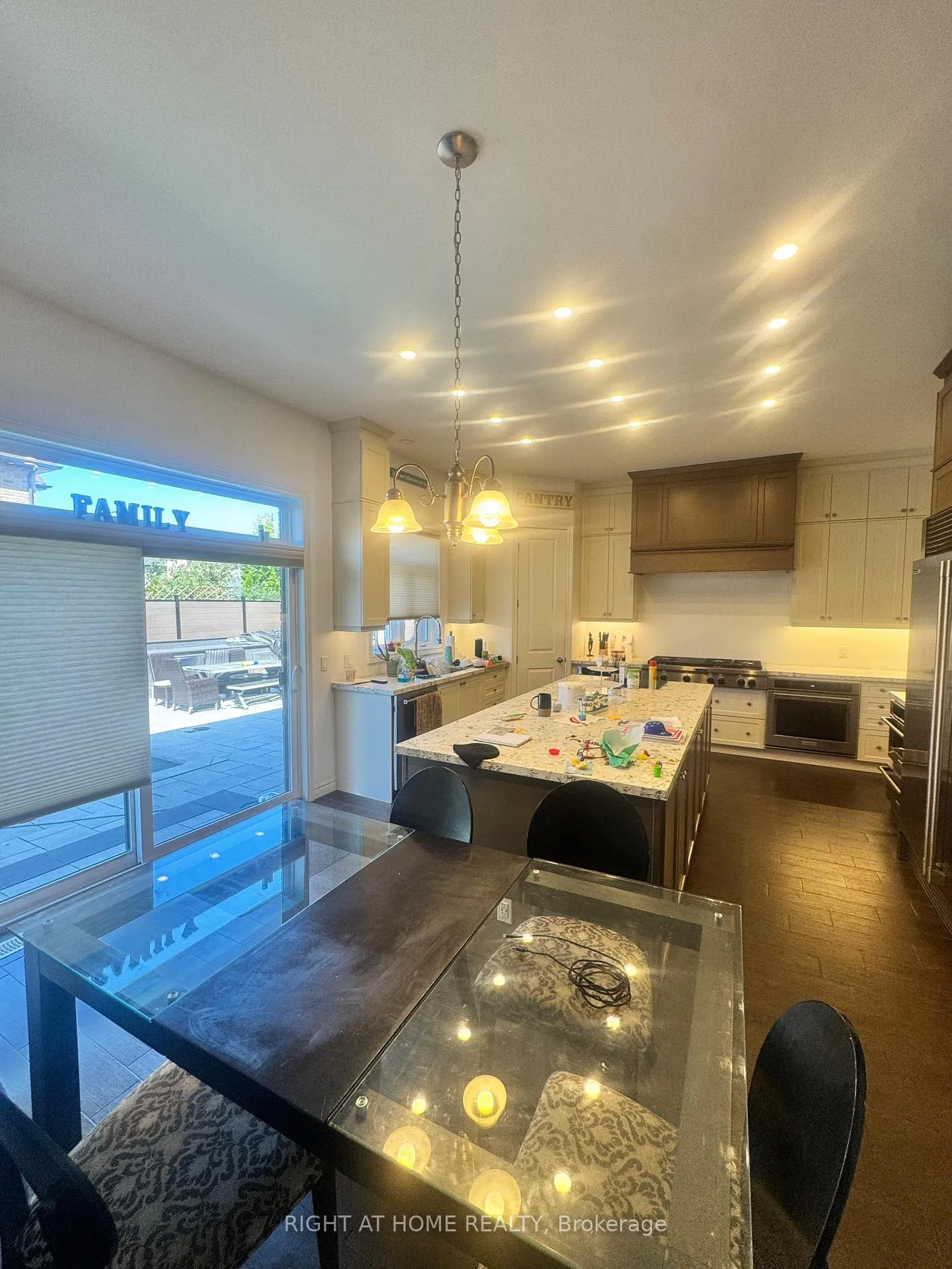 Photo 15 of 95 Hidden Ridge Crescent, Hamilton, Rural Glanbrook — HOMEH