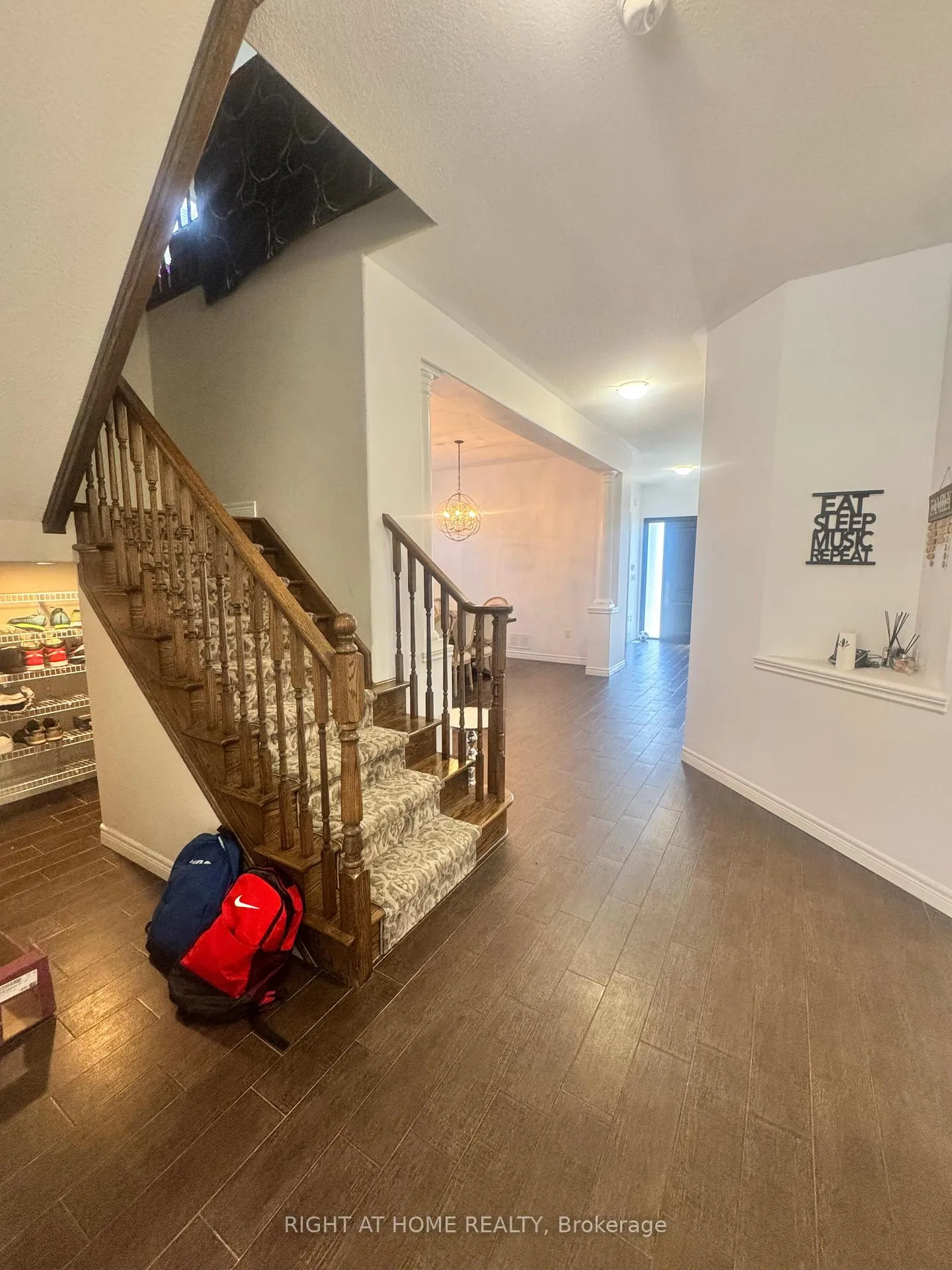 Photo 18 of 95 Hidden Ridge Crescent, Hamilton, Rural Glanbrook — HOMEH