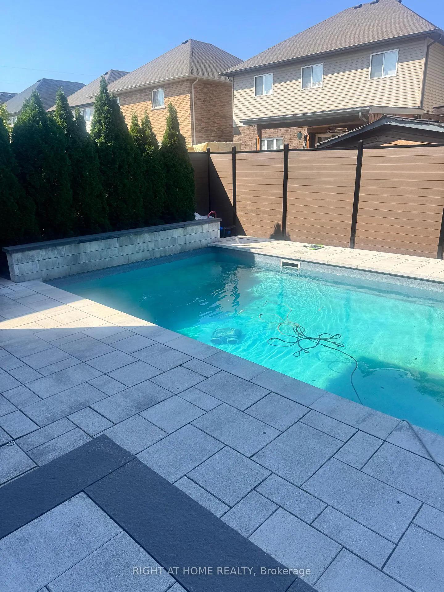 Photo 20 of 95 Hidden Ridge Crescent, Hamilton, Rural Glanbrook — HOMEH