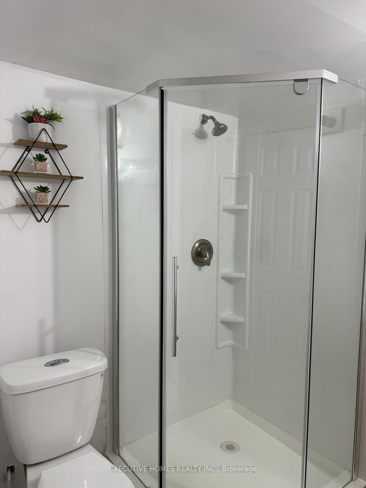 Photo 9 of 10 Glenhill Drive, Barrie, Painswick South — HOMEH