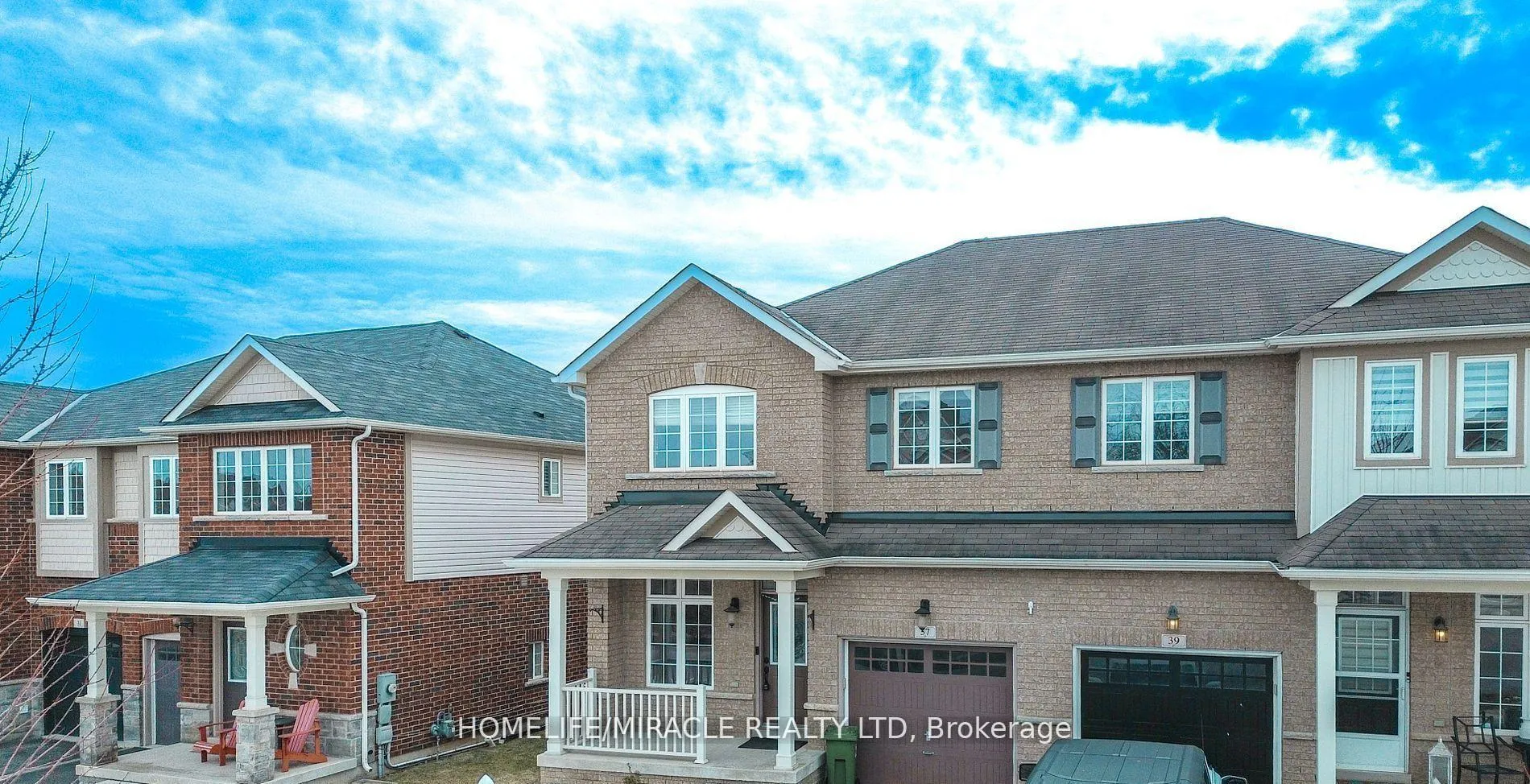 Photo 3 of 37 Sadielou Boulevard, Hamilton, Waterdown — HOMEH