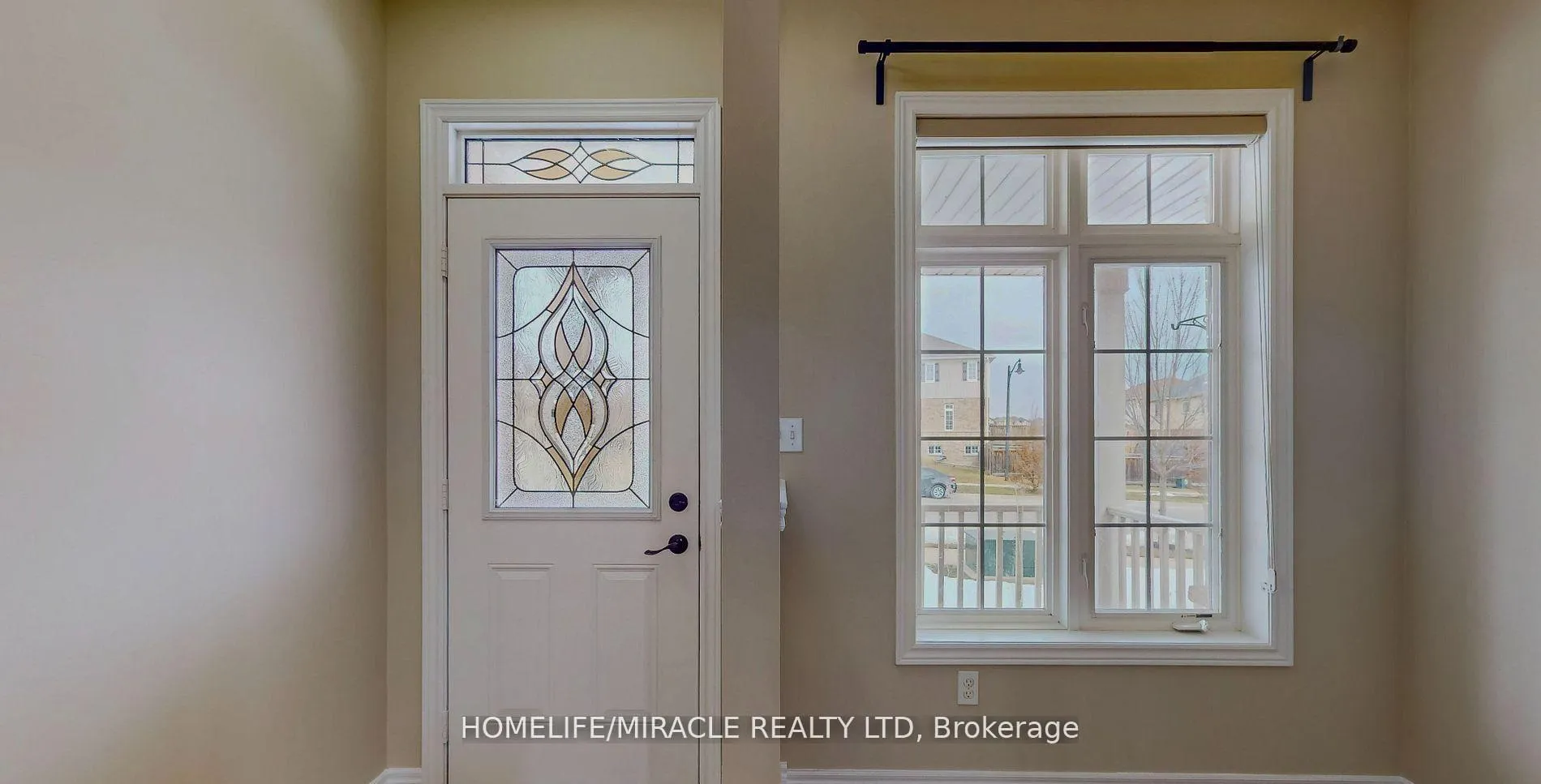 Photo 5 of 37 Sadielou Boulevard, Hamilton, Waterdown — HOMEH