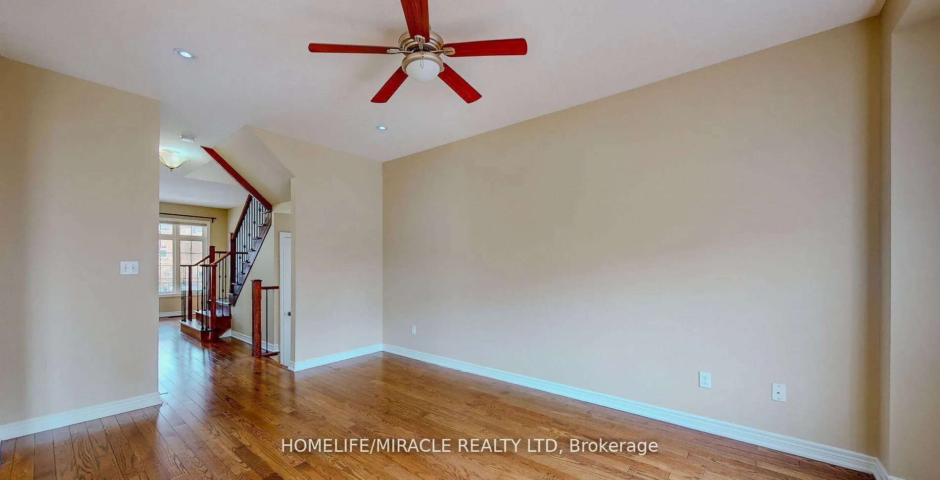 Photo 8 of 37 Sadielou Boulevard, Hamilton, Waterdown — HOMEH