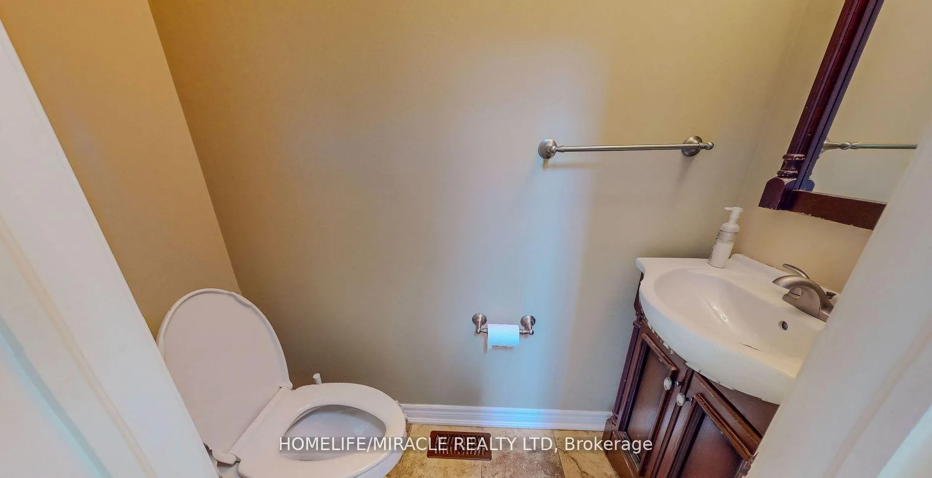 Photo 13 of 37 Sadielou Boulevard, Hamilton, Waterdown — HOMEH