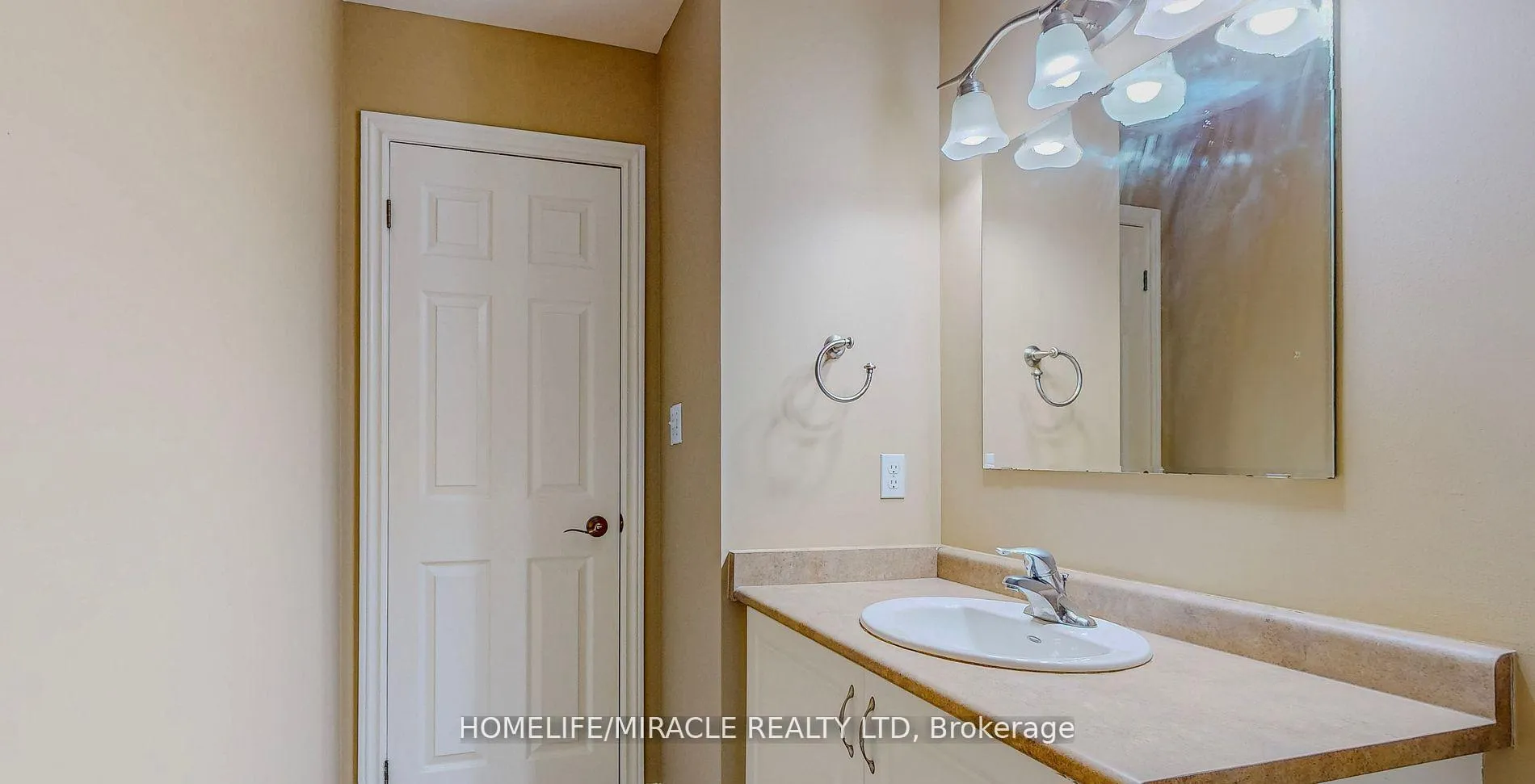 Photo 17 of 37 Sadielou Boulevard, Hamilton, Waterdown — HOMEH