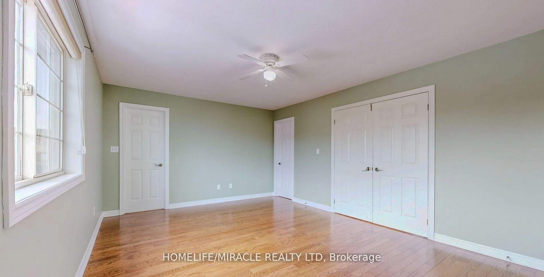 Photo 19 of 37 Sadielou Boulevard, Hamilton, Waterdown — HOMEH