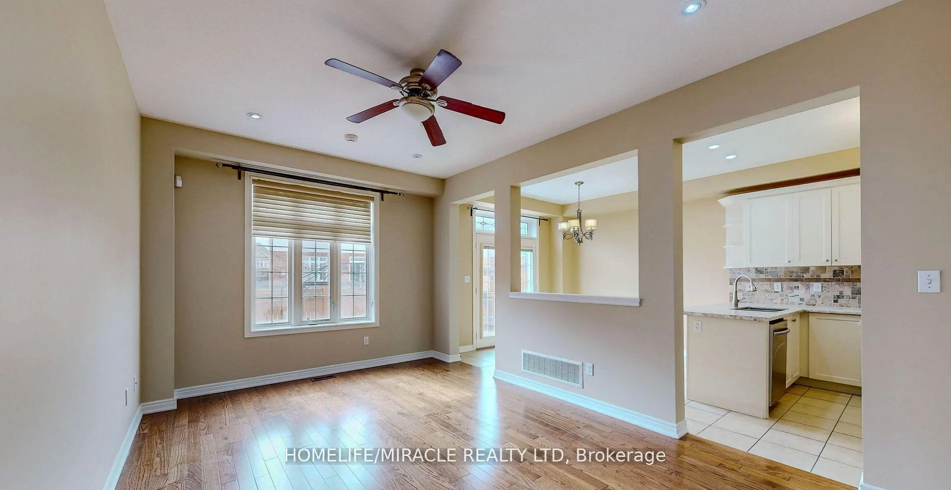 Photo 20 of 37 Sadielou Boulevard, Hamilton, Waterdown — HOMEH
