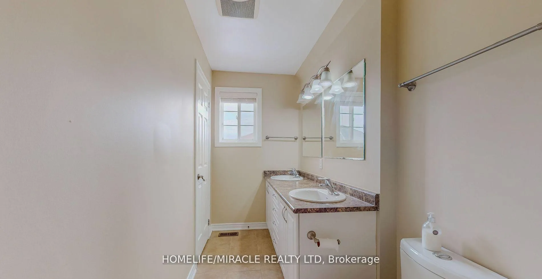 Photo 26 of 37 Sadielou Boulevard, Hamilton, Waterdown — HOMEH