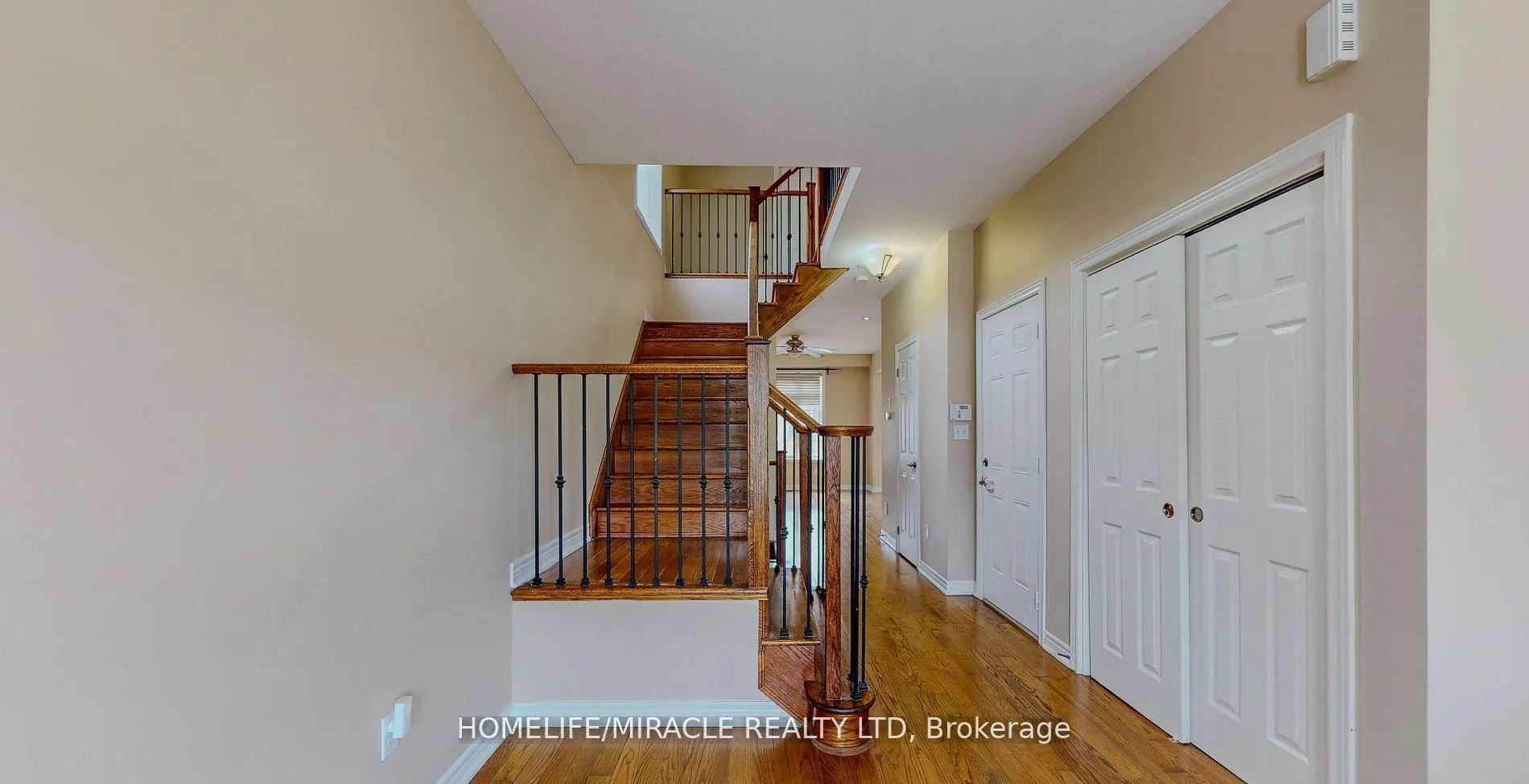 Photo 28 of 37 Sadielou Boulevard, Hamilton, Waterdown — HOMEH