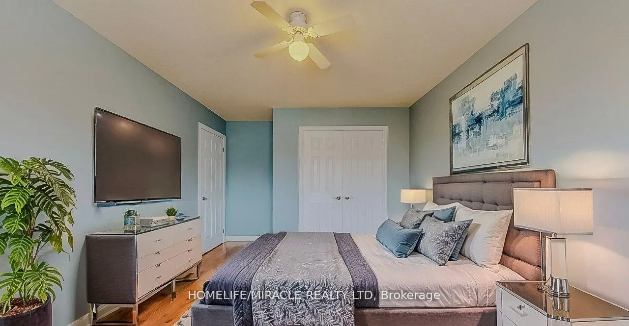 Photo 29 of 37 Sadielou Boulevard, Hamilton, Waterdown — HOMEH