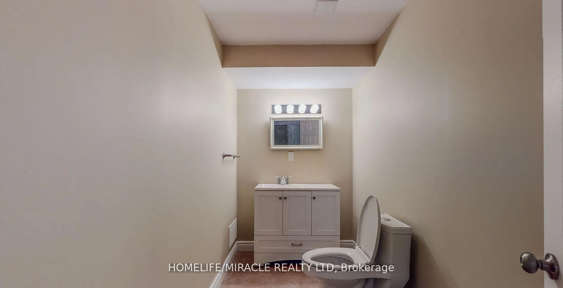 Photo 31 of 37 Sadielou Boulevard, Hamilton, Waterdown — HOMEH