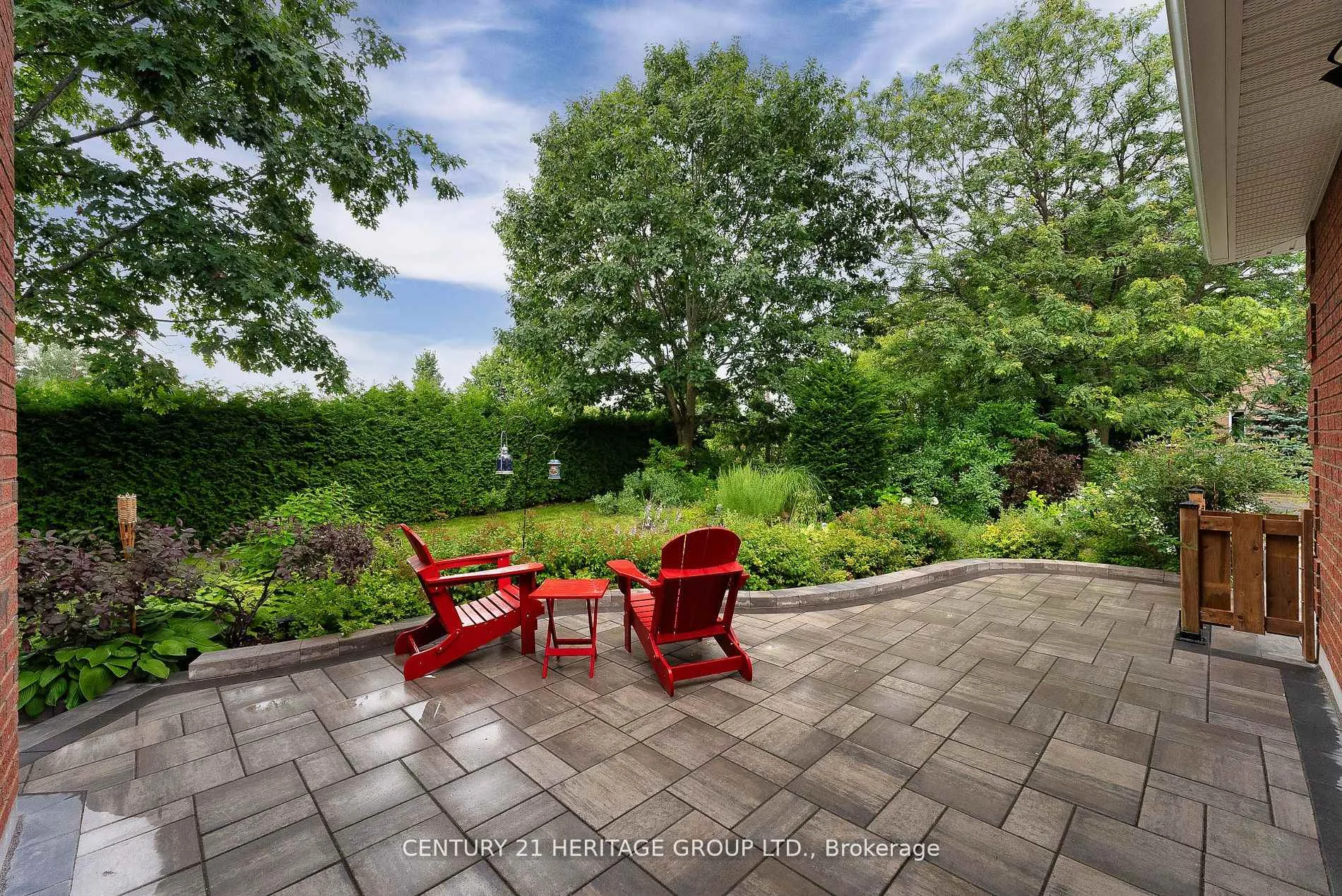 Photo 3 of 28 Balliston Road, Barrie, West Bayfield — HOMEH