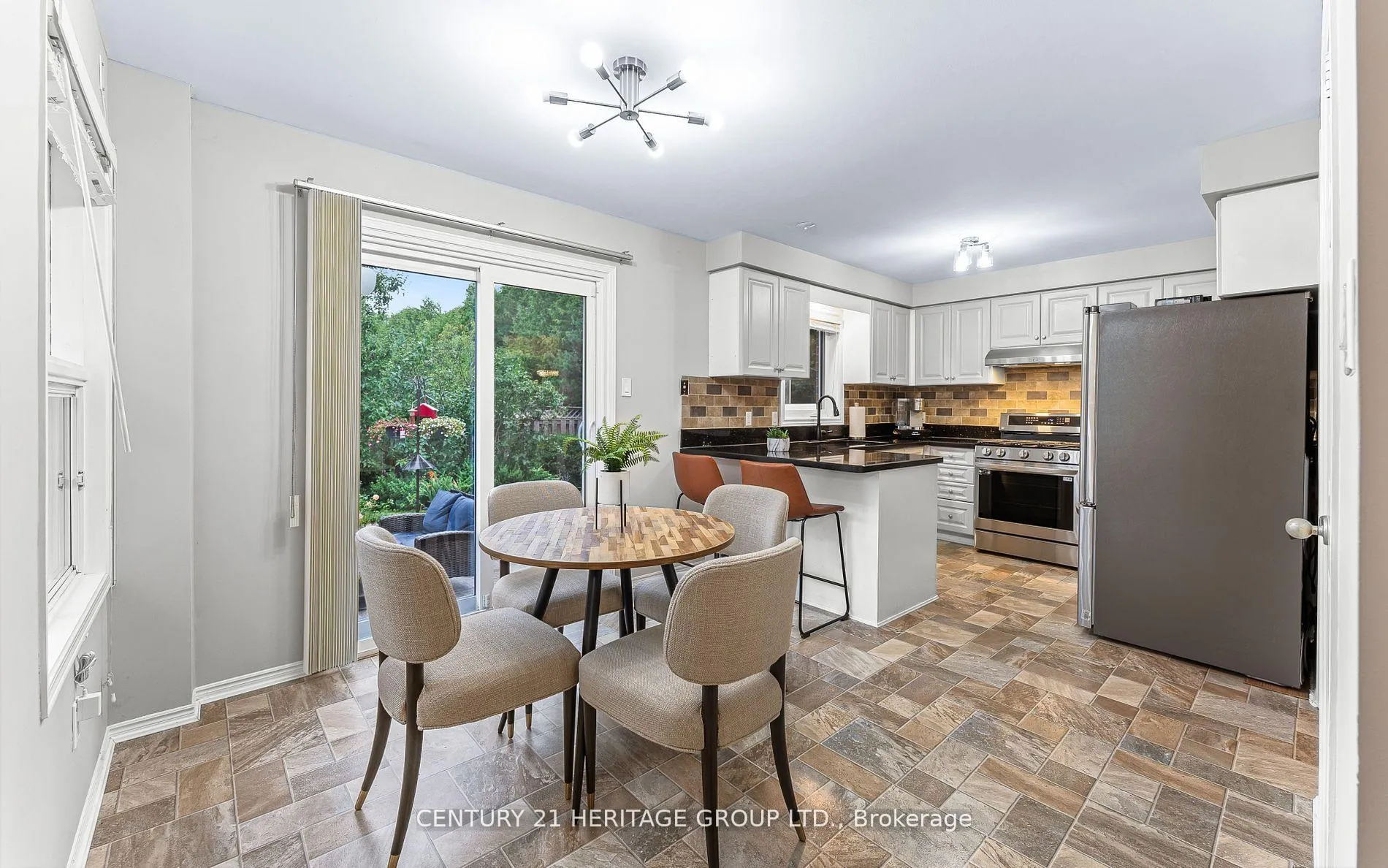 Photo 9 of 28 Balliston Road, Barrie, West Bayfield — HOMEH