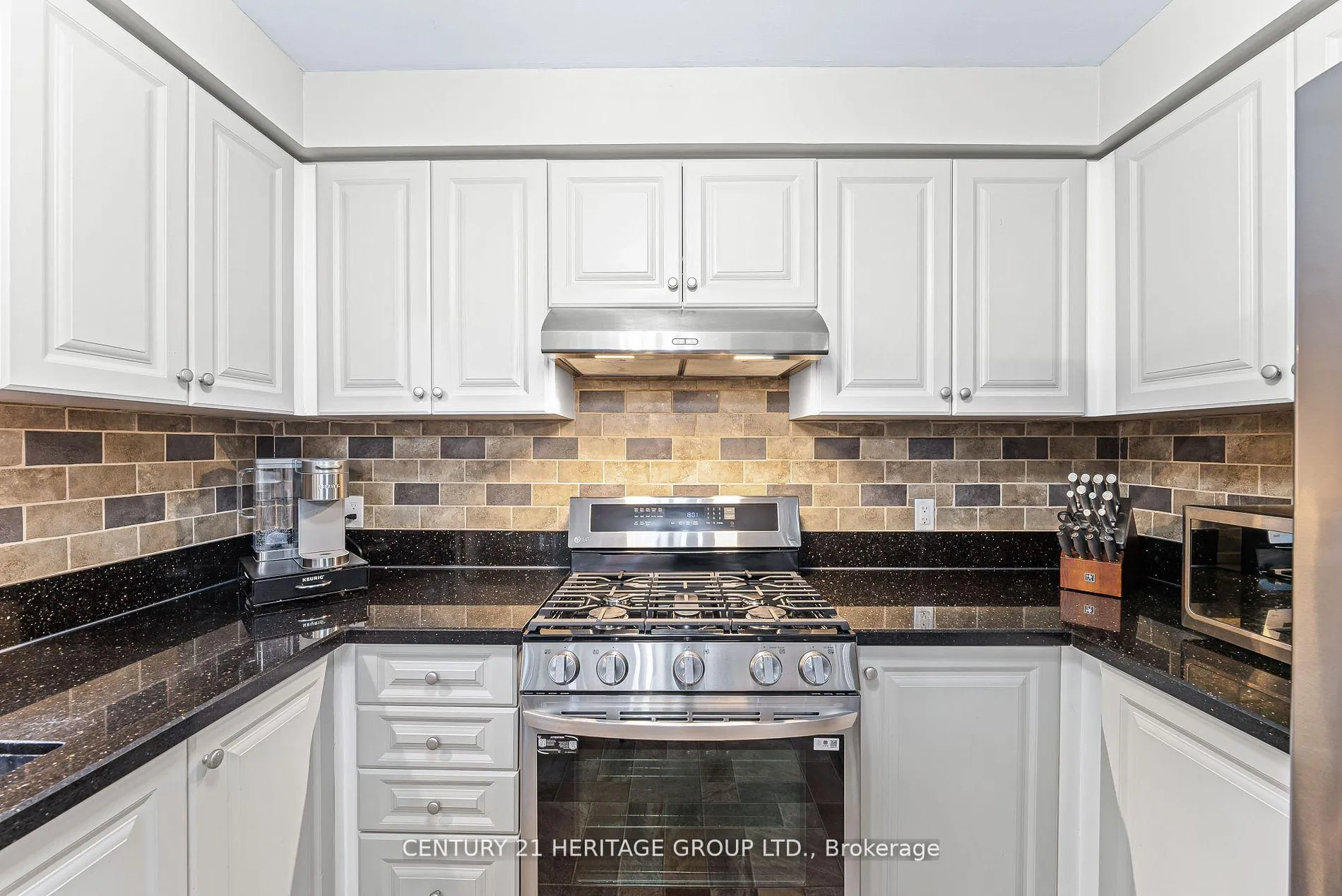 Photo 14 of 28 Balliston Road, Barrie, West Bayfield — HOMEH
