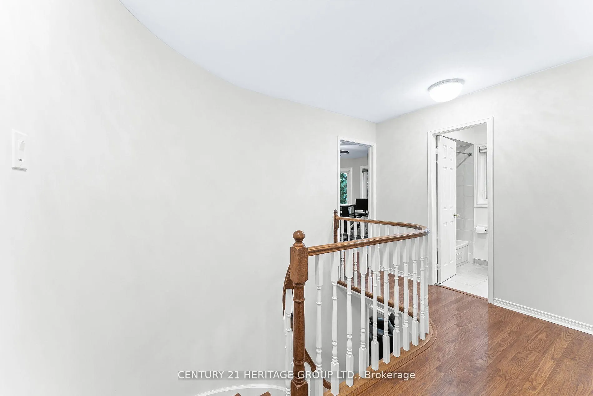Photo 21 of 28 Balliston Road, Barrie, West Bayfield — HOMEH
