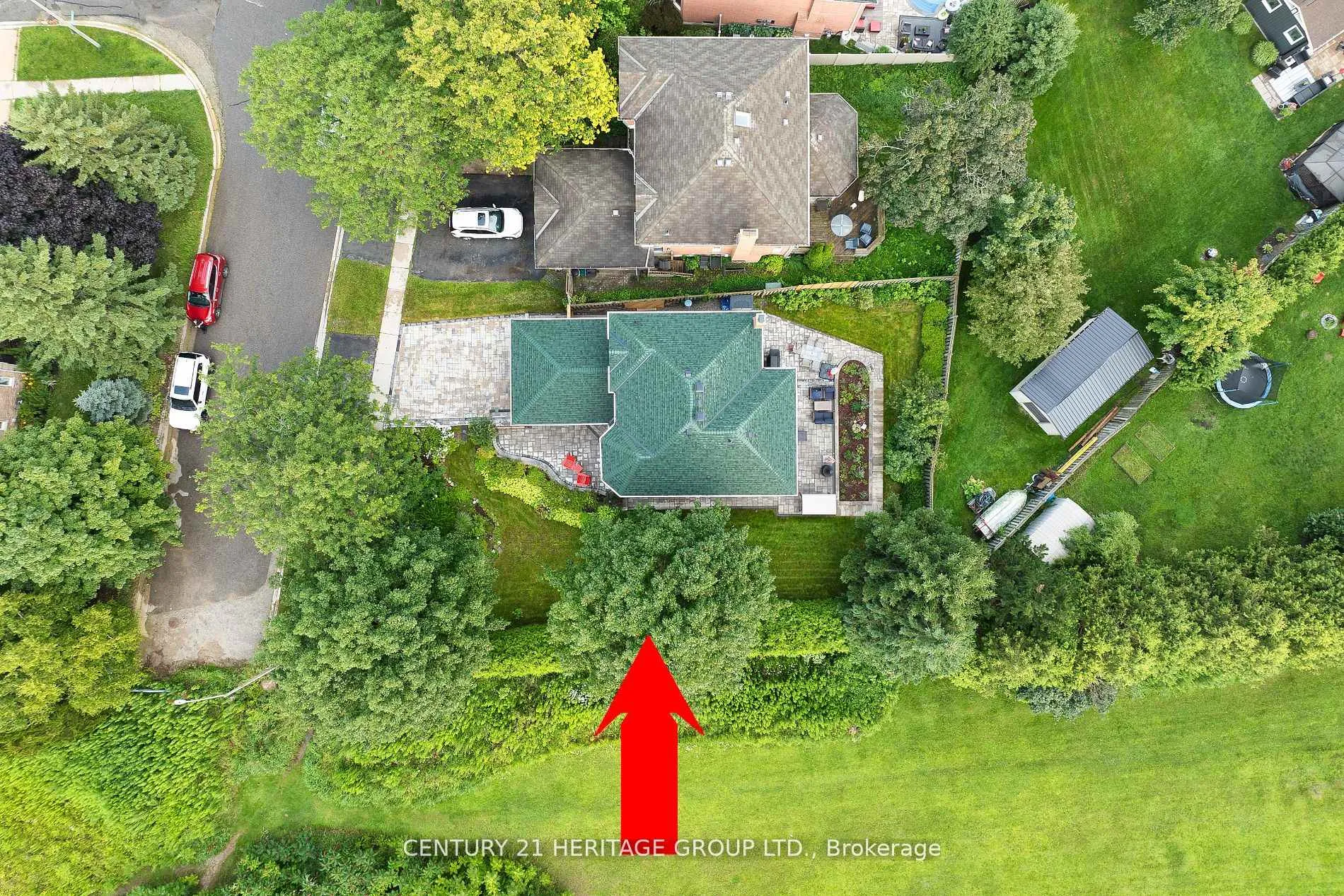 Photo 37 of 28 Balliston Road, Barrie, West Bayfield — HOMEH