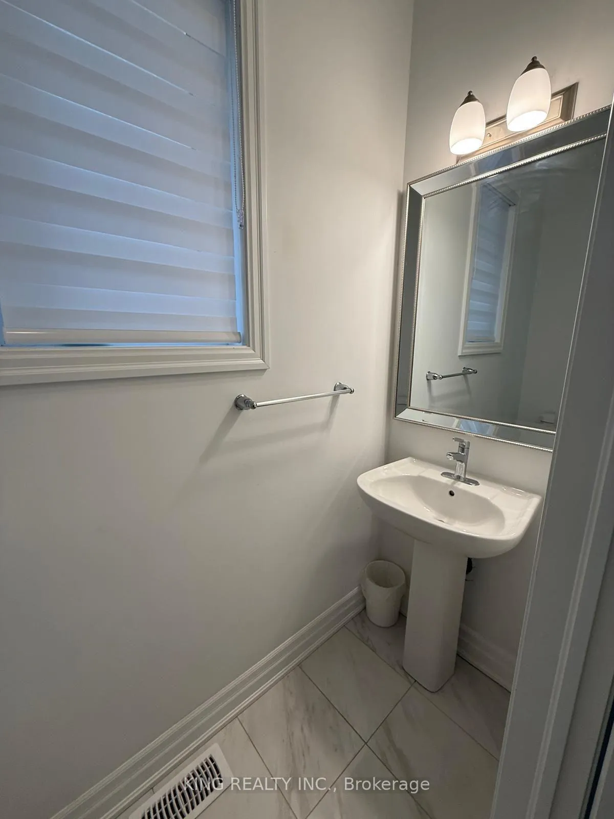 Photo 10 of 18 Routley Street, Kitchener — HOMEH
