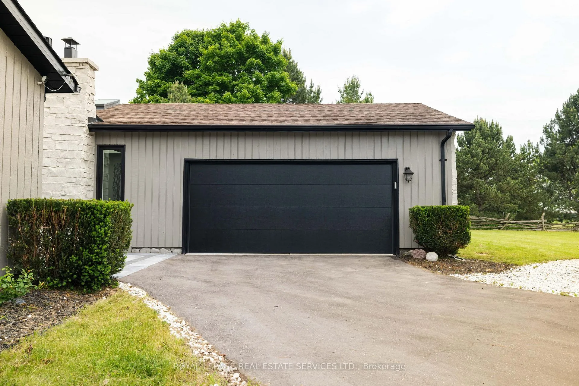 Front of 14399 Kennedy Road