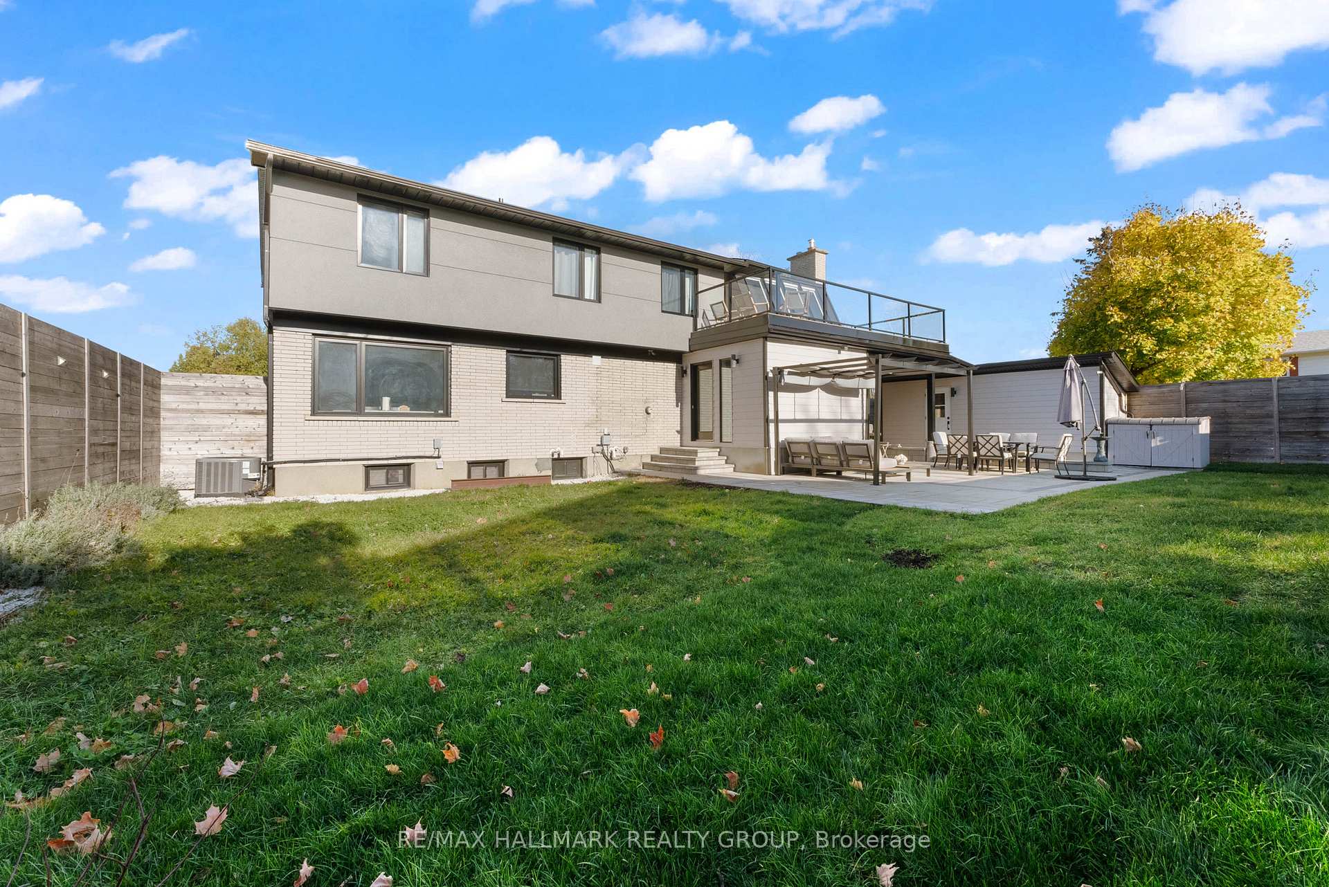 Photo 2 of 2 St. Remy Drive, Ottawa, Barrhaven - Pheasant Run — HOMEH