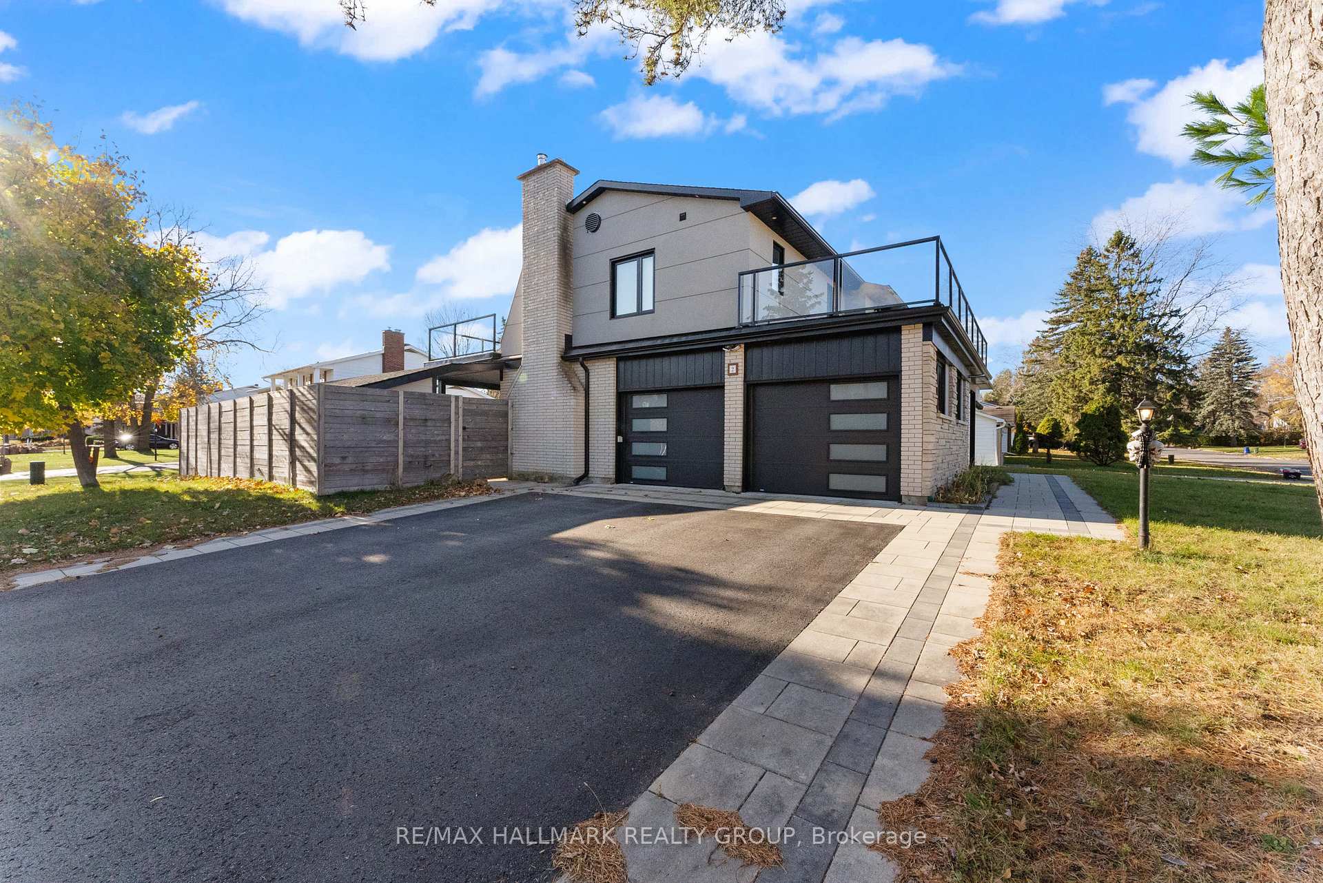 Photo 3 of 2 St. Remy Drive, Ottawa, Barrhaven - Pheasant Run — HOMEH