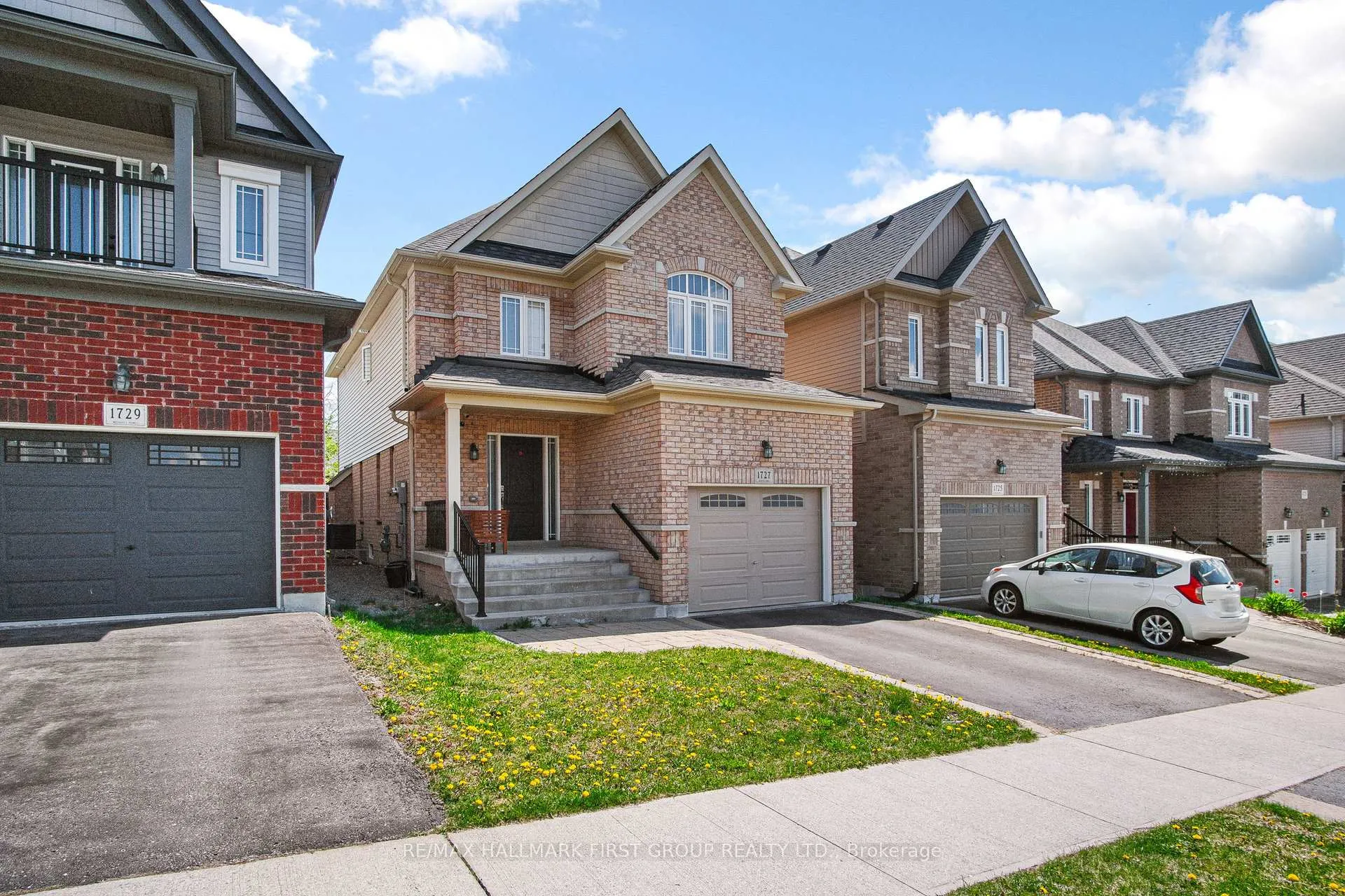 Photo 2 of 1727 Silverstone Crescent, Oshawa, Samac — HOMEH