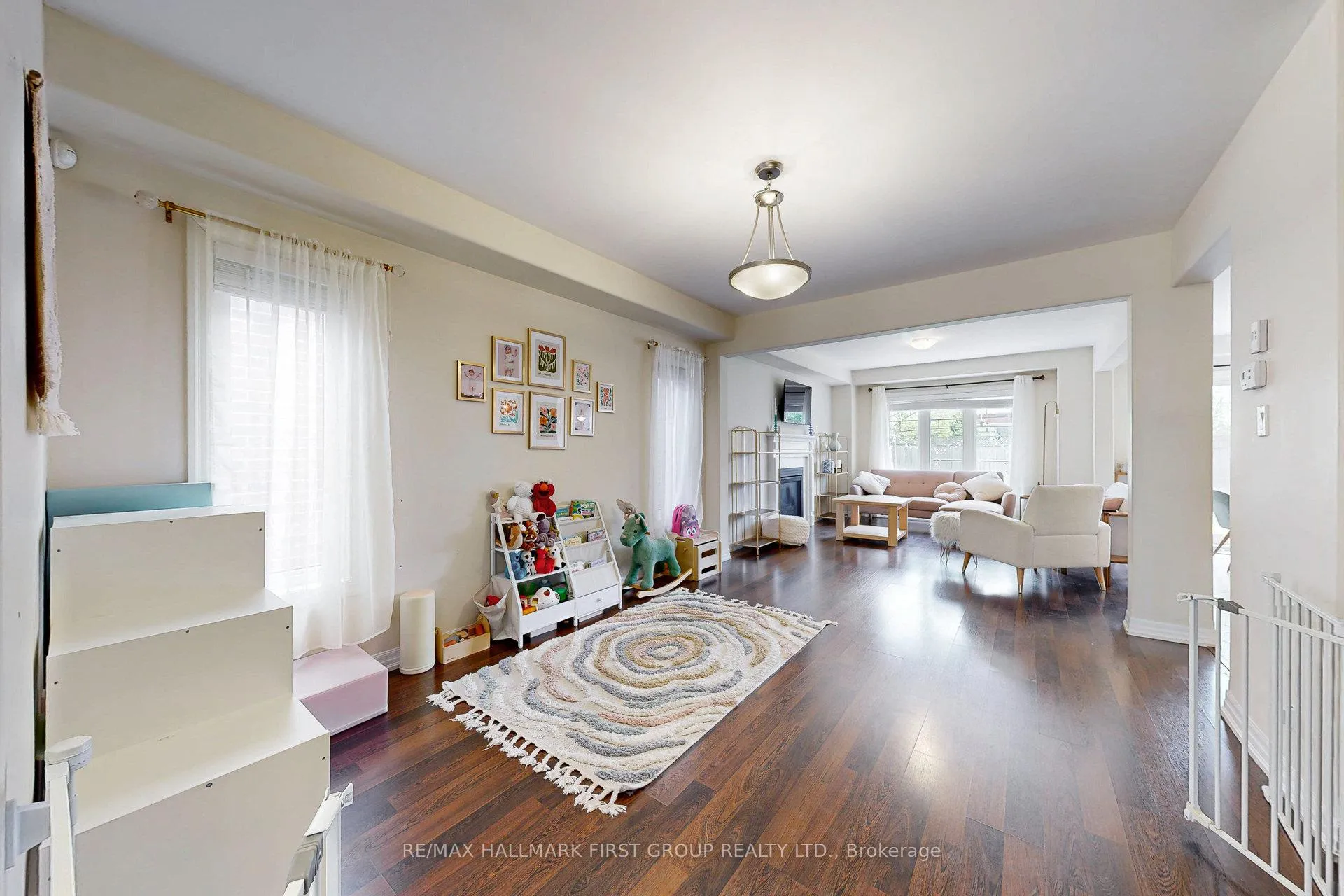 Photo 5 of 1727 Silverstone Crescent, Oshawa, Samac — HOMEH