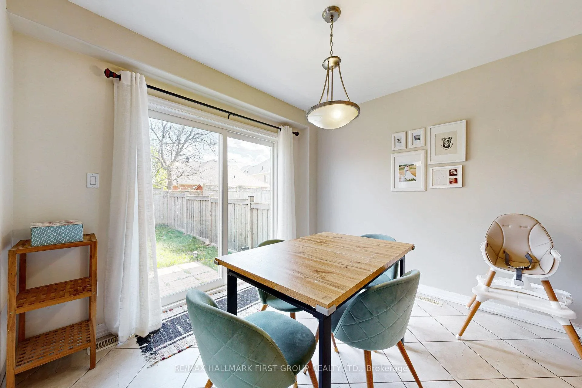 Photo 16 of 1727 Silverstone Crescent, Oshawa, Samac — HOMEH