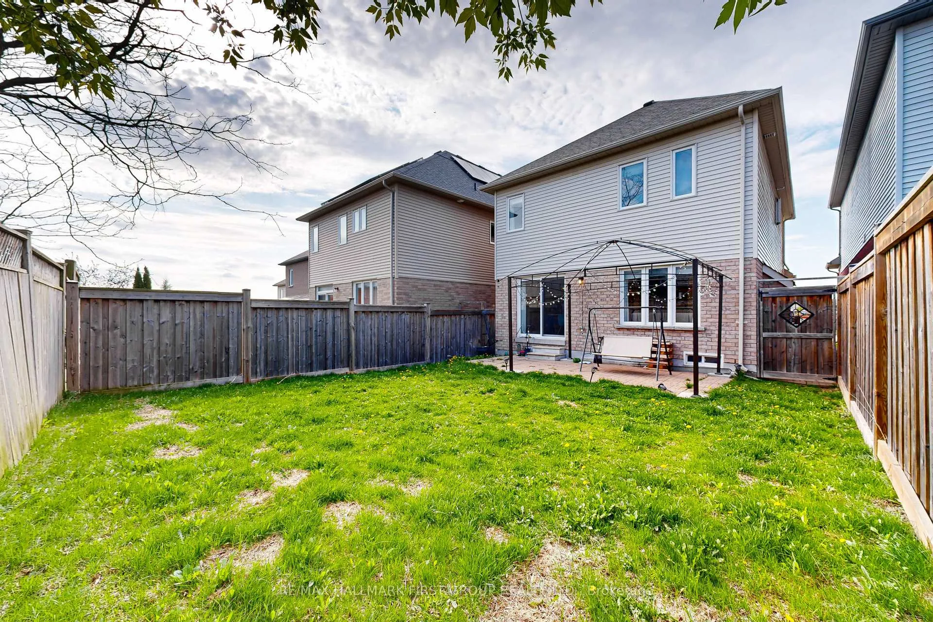 Photo 33 of 1727 Silverstone Crescent, Oshawa, Samac — HOMEH