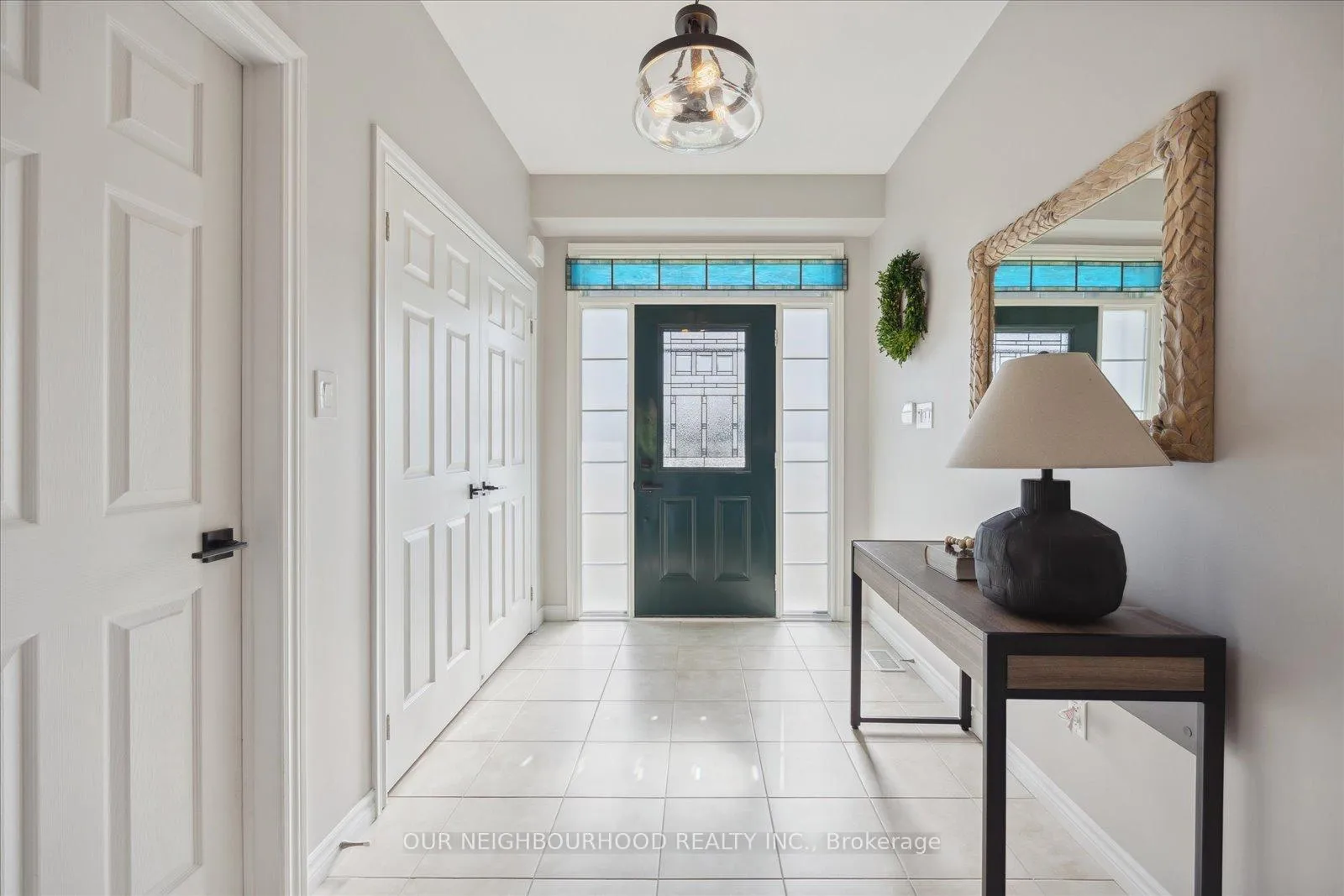 Photo 4 of 27 Charles Tilley Crescent, Clarington, Rural Clarington — HOMEH