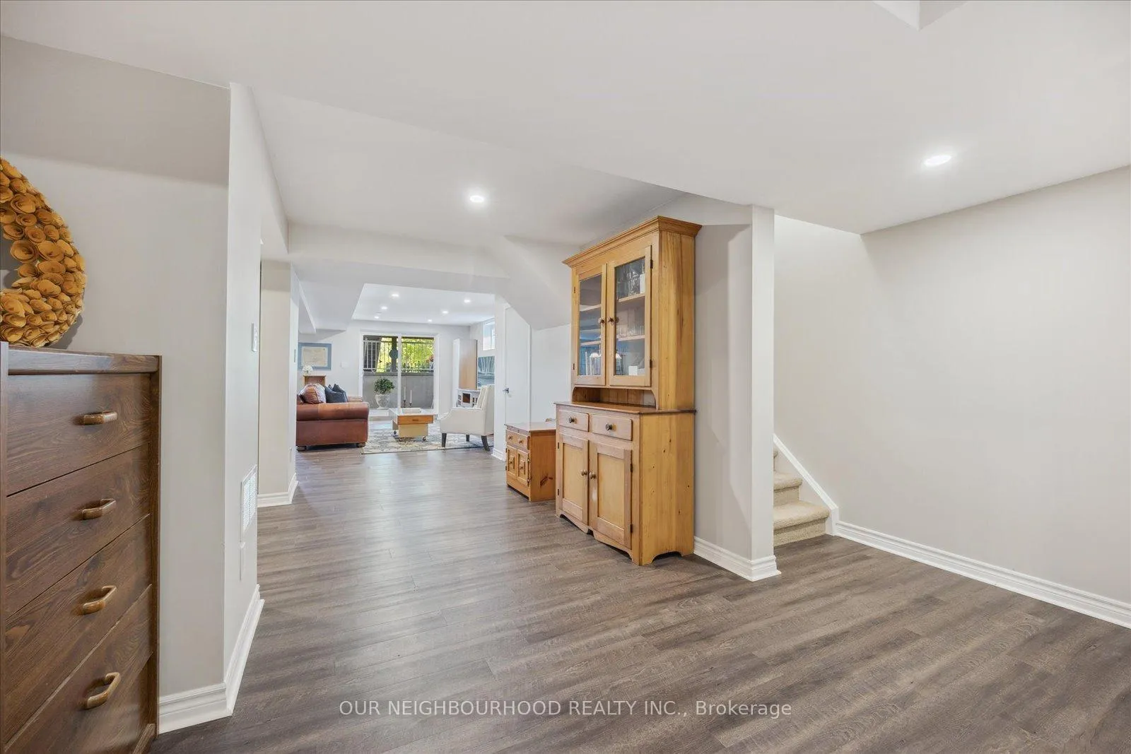 Photo 25 of 27 Charles Tilley Crescent, Clarington, Rural Clarington — HOMEH
