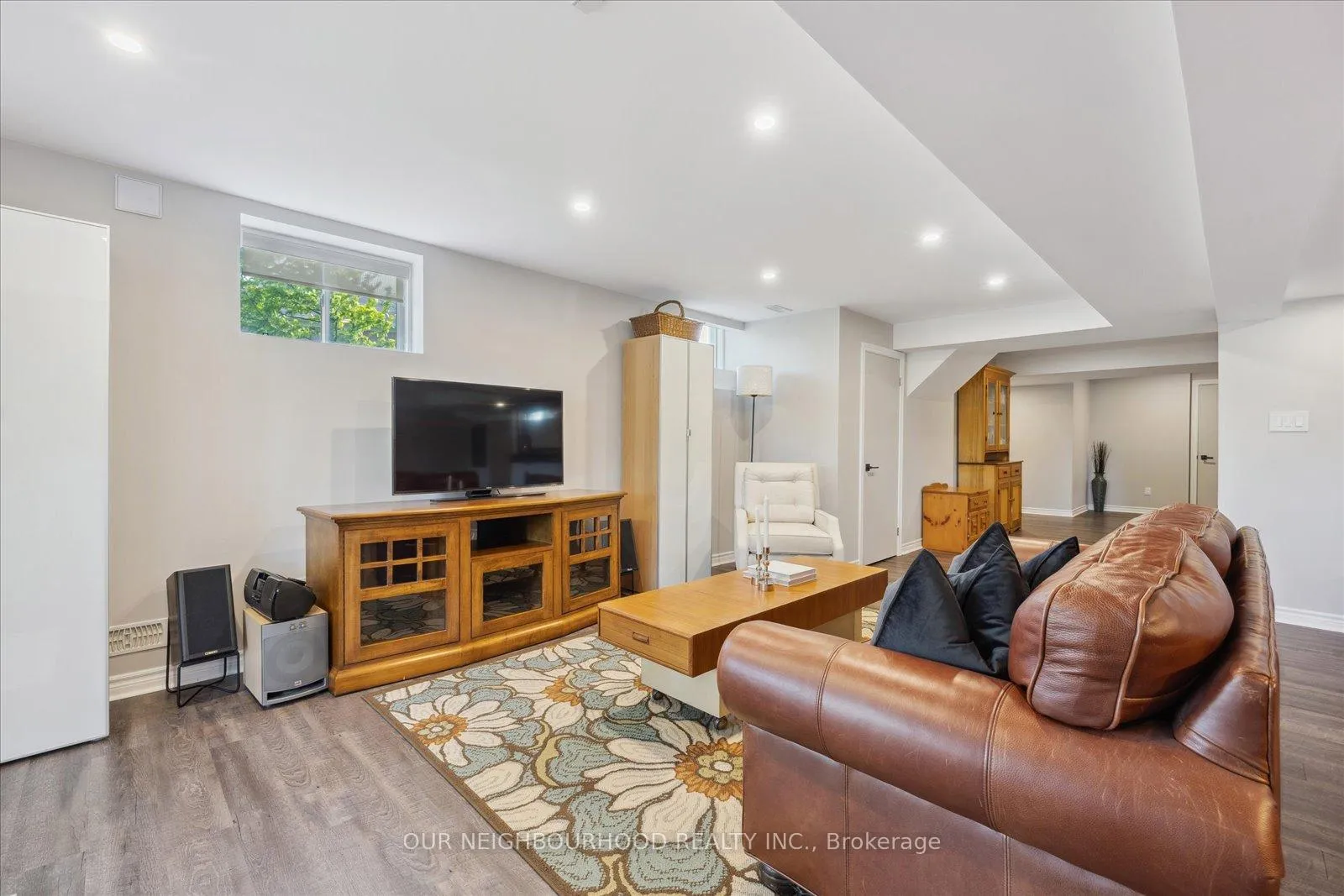 Photo 26 of 27 Charles Tilley Crescent, Clarington, Rural Clarington — HOMEH