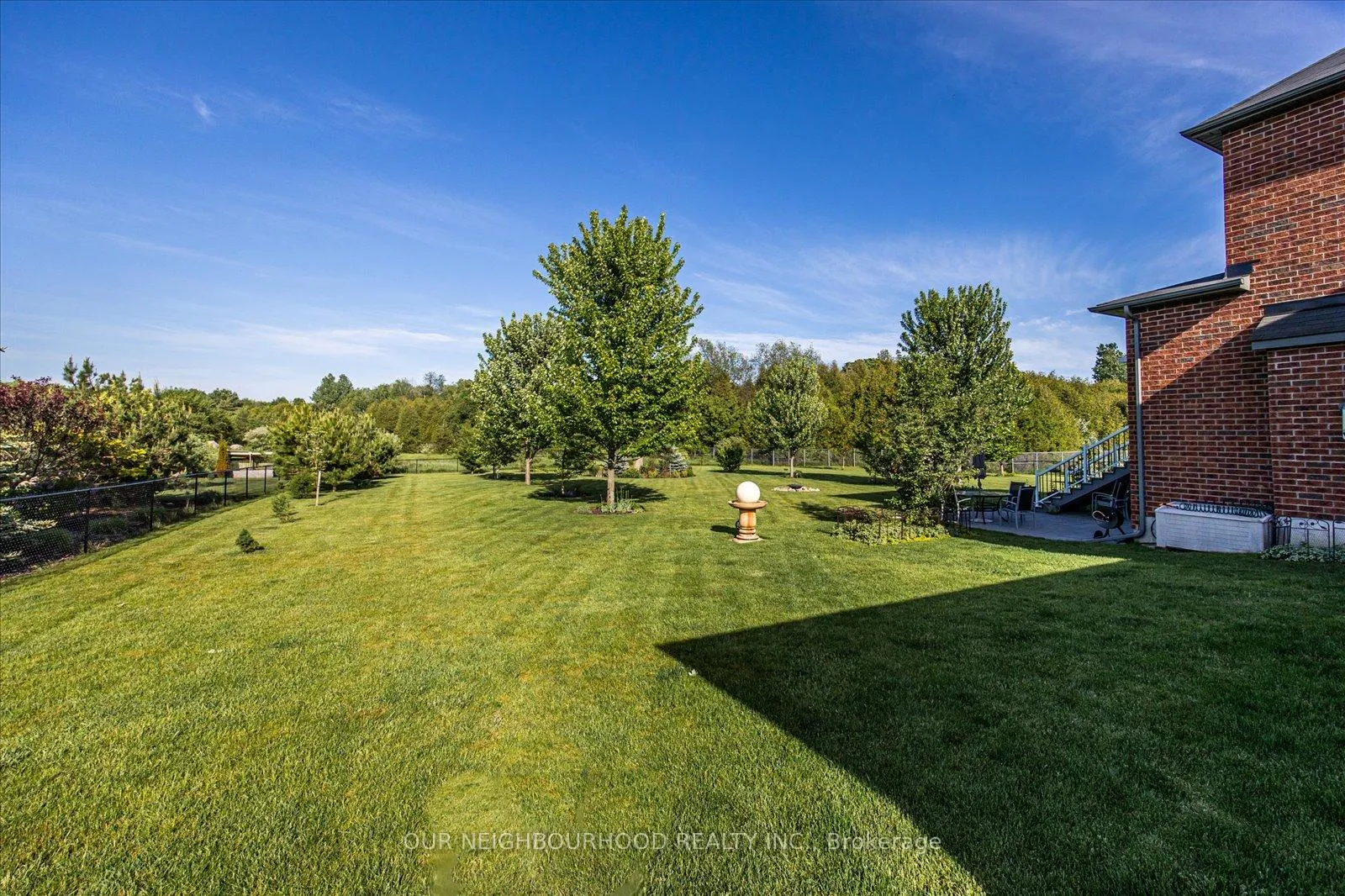 Photo 38 of 27 Charles Tilley Crescent, Clarington, Rural Clarington — HOMEH