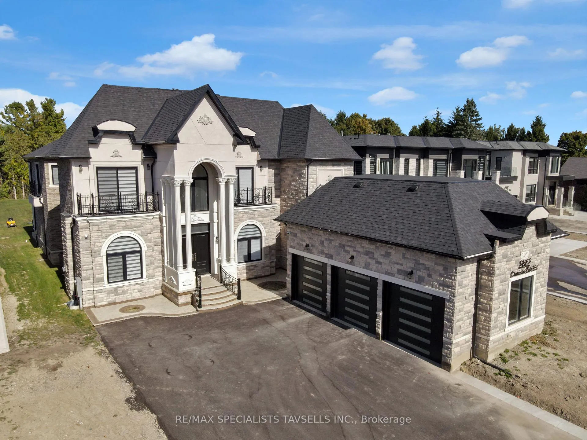 Front of 2882 Charleston Side Road S