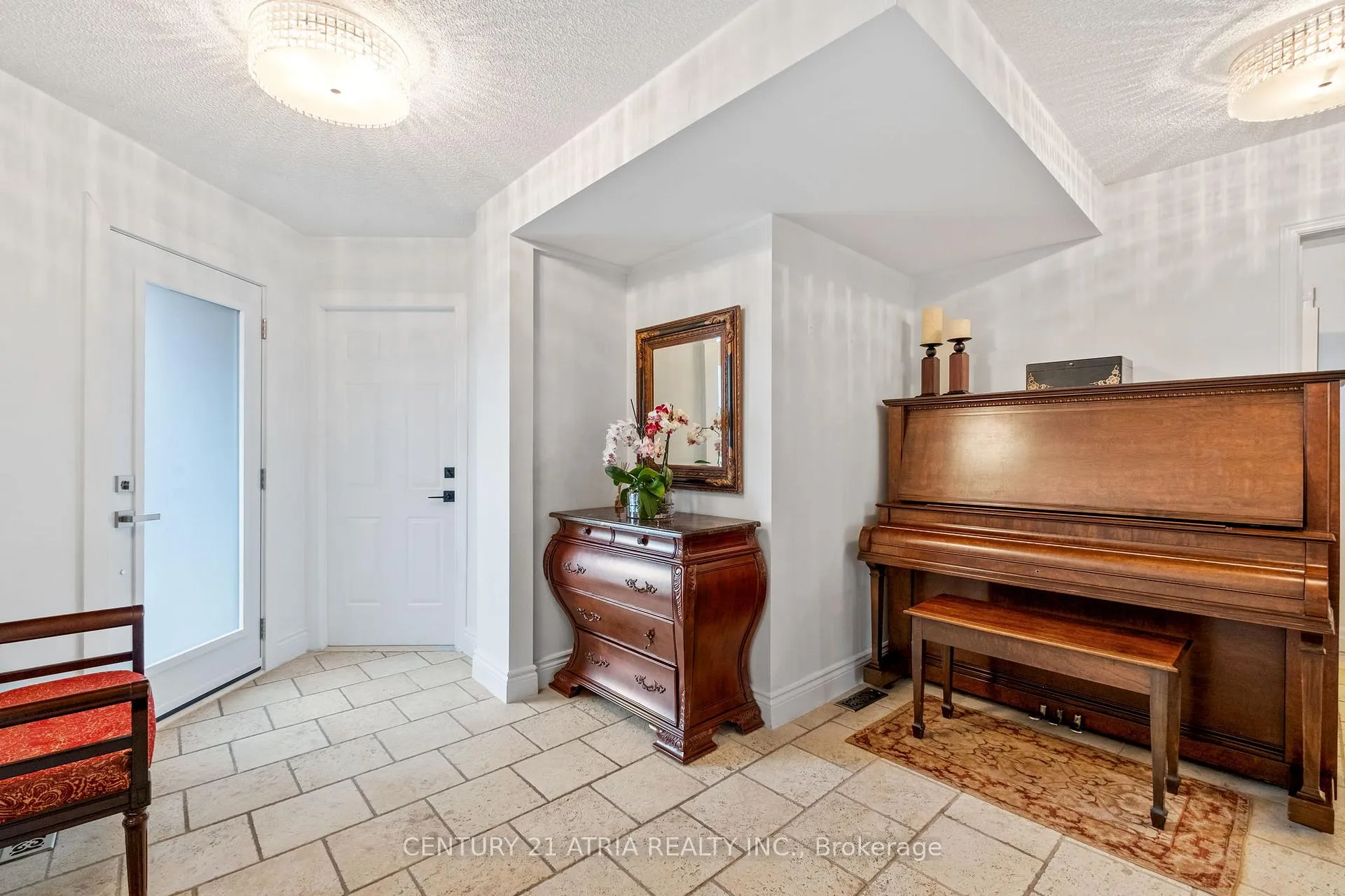 Photo 3 of 42 Fifefield Drive, Vaughan, Maple — HOMEH